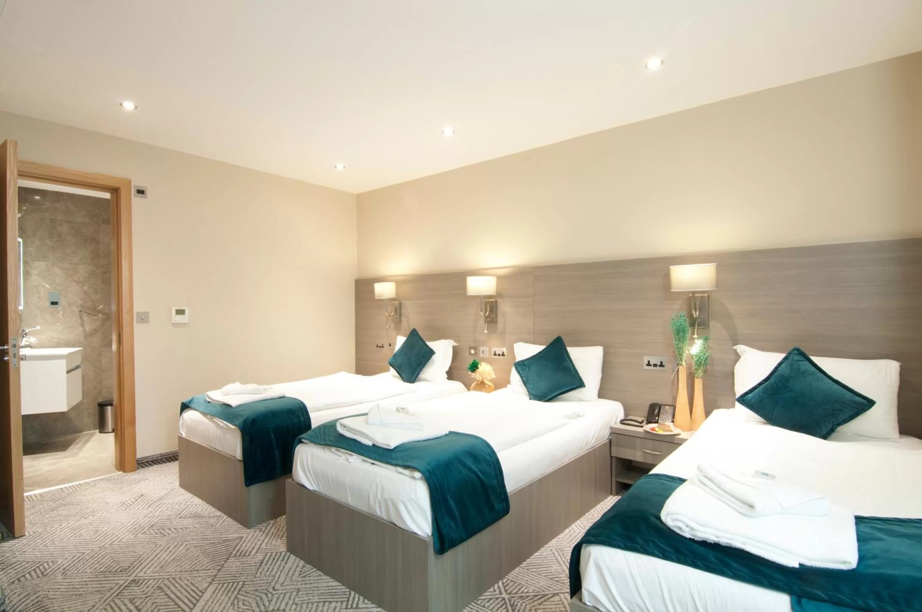 Bed in The Lion & Key Hotel