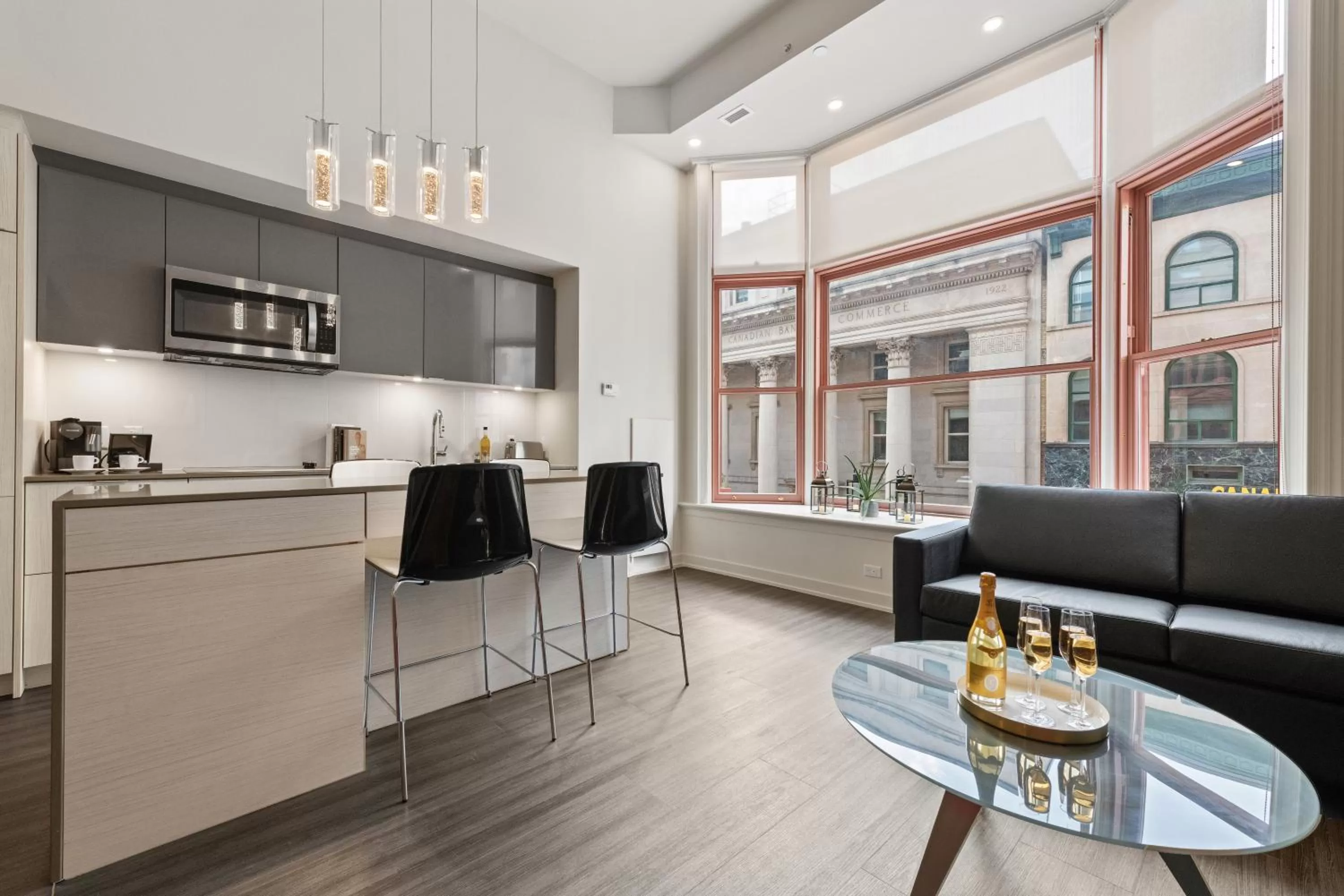 Dining area in reStays Ottawa