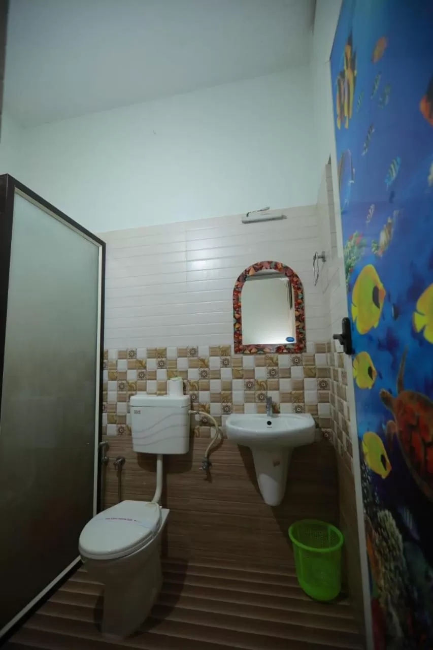 Toilet in Ideal Ayurvedic Resort Kovalam