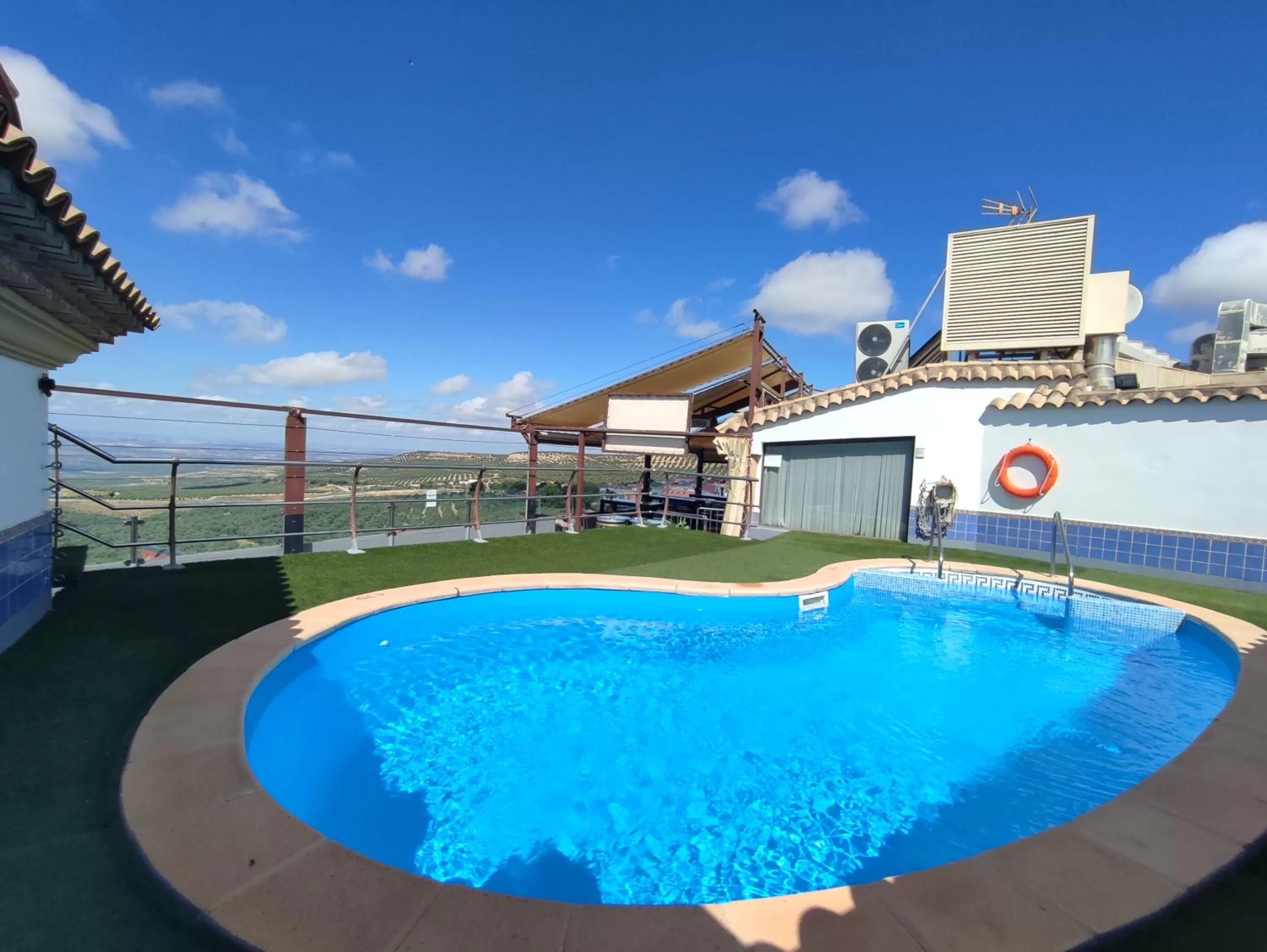 Swimming pool in Hotel Campos de Baeza