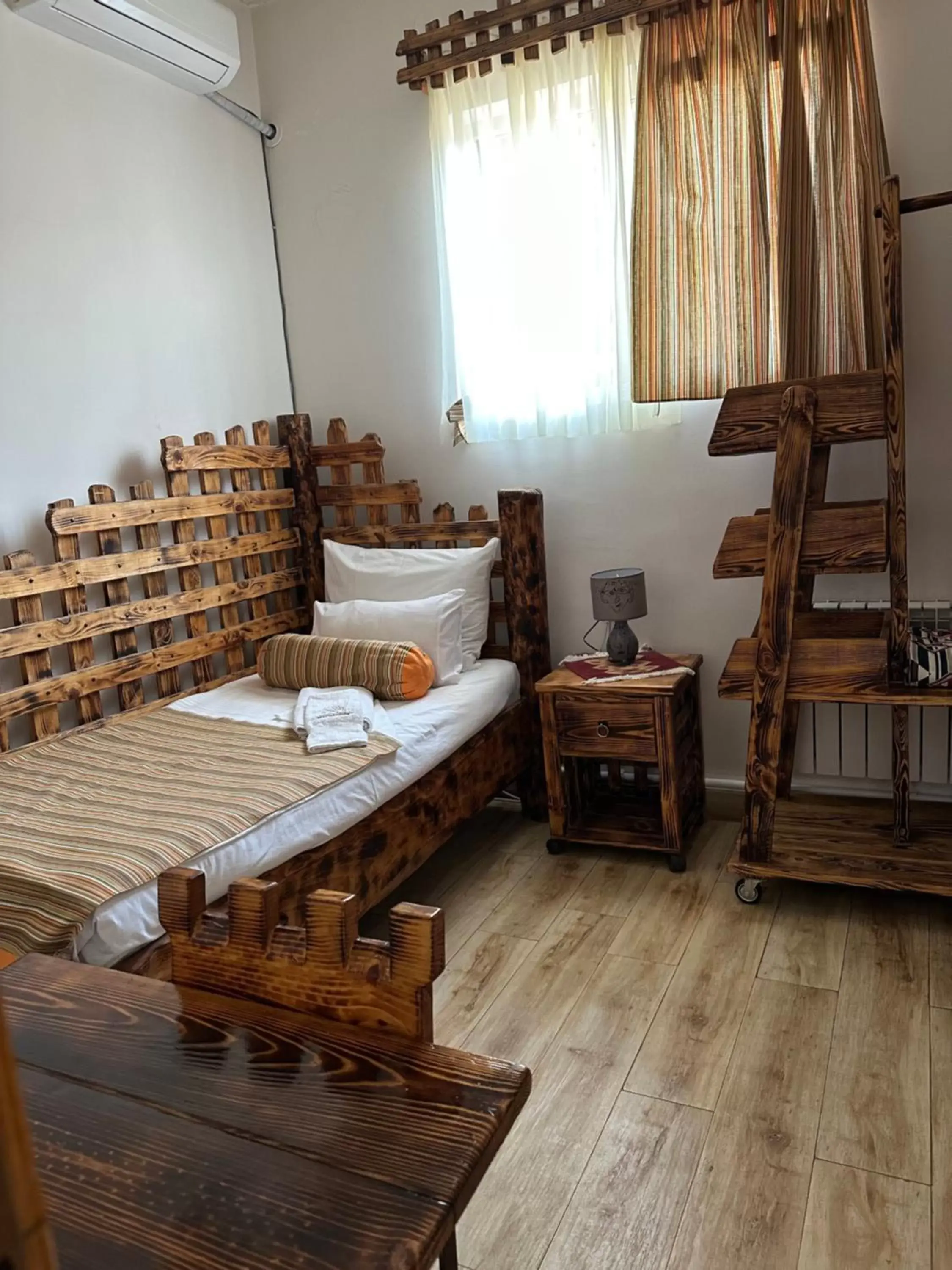 Single Room with Private Bathroom - single occupancy in Machanents Art Hotel Single Room with Private Bathroom - single occupancy in Machanents Art Hotel