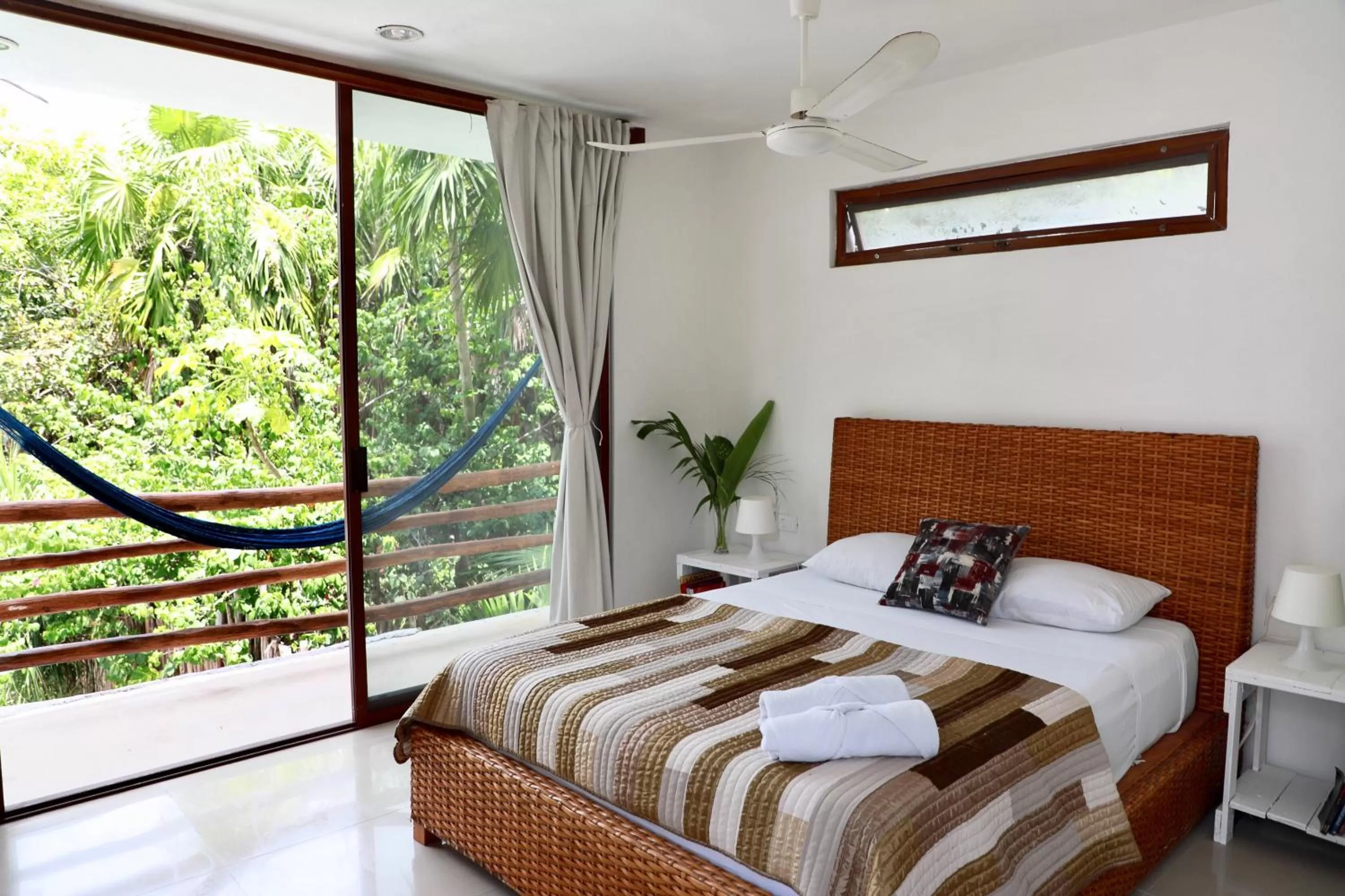 Photo of the whole room, Bed in Residencia Gorila