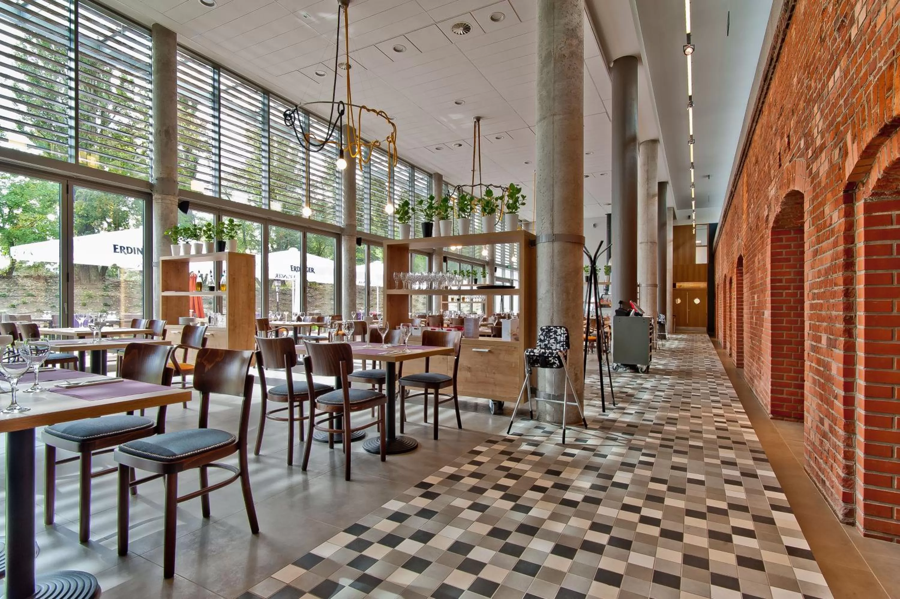 Restaurant/places to eat in Hotel Forza