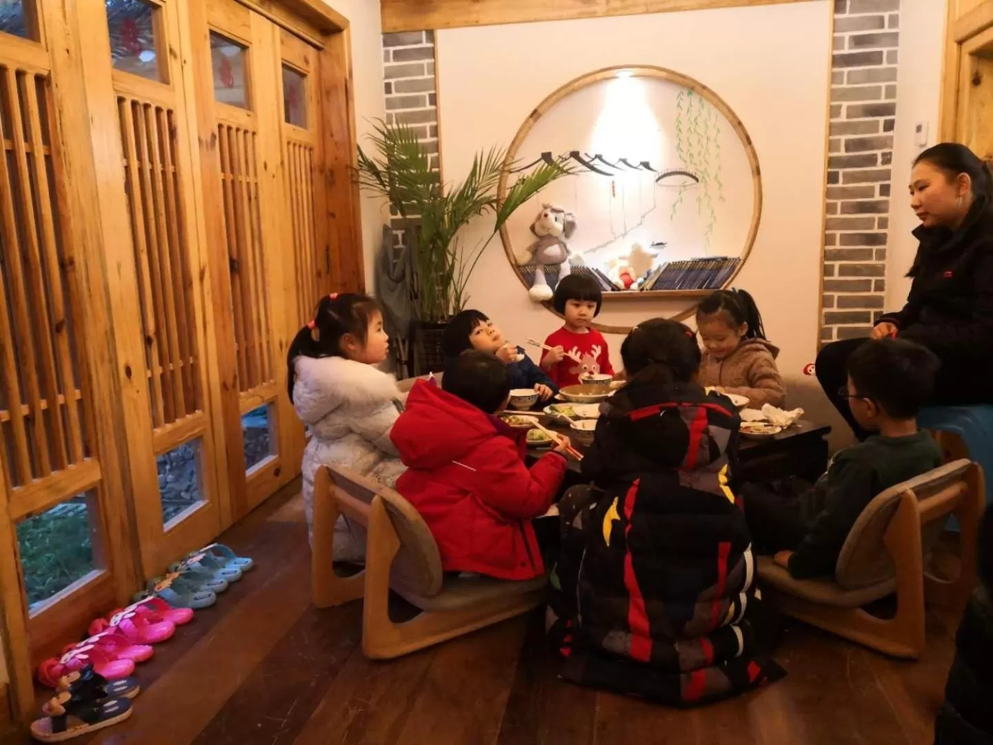 children in Yuelu Homestay