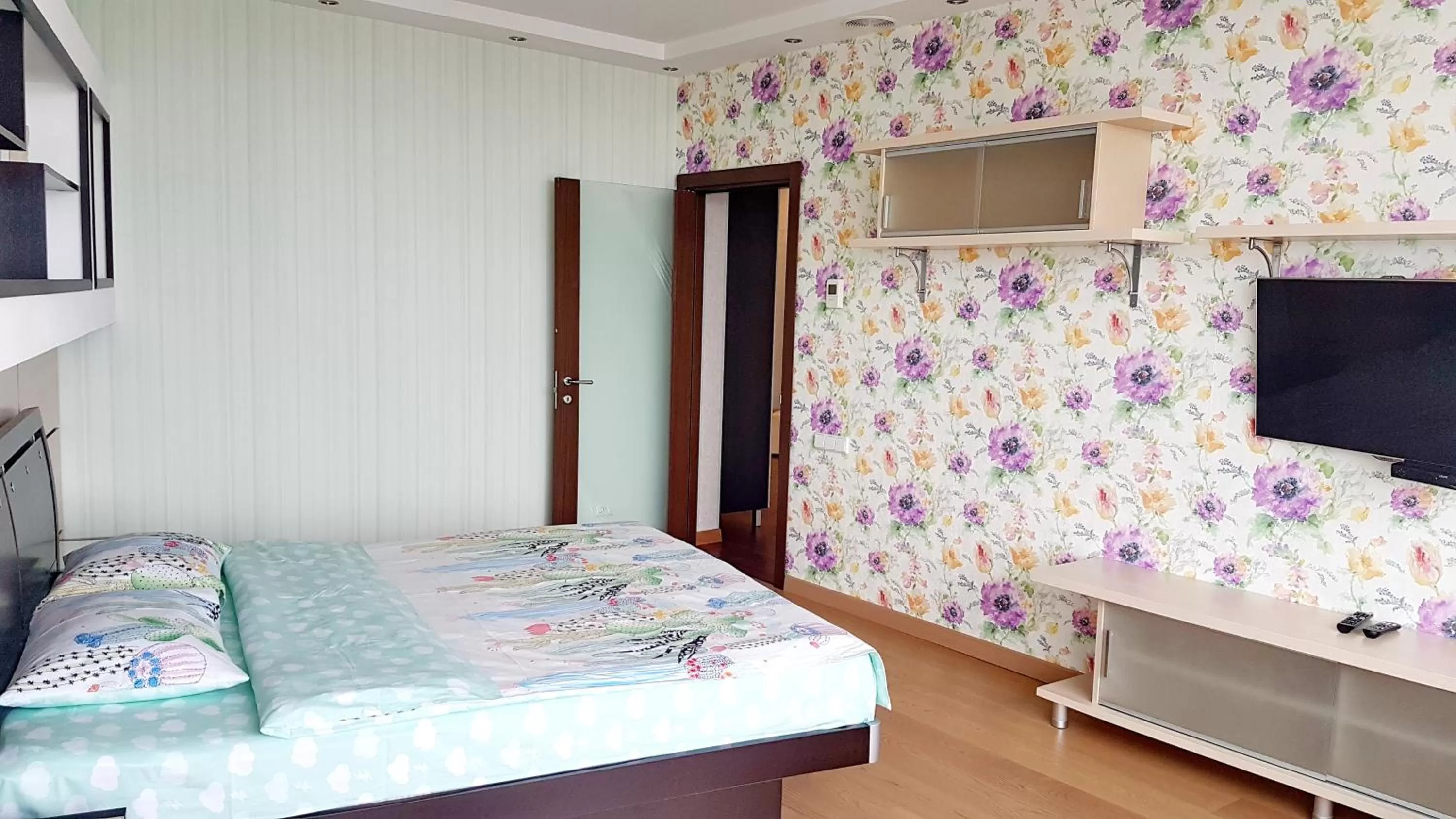 Bed in Best Apartments in Most City, River View