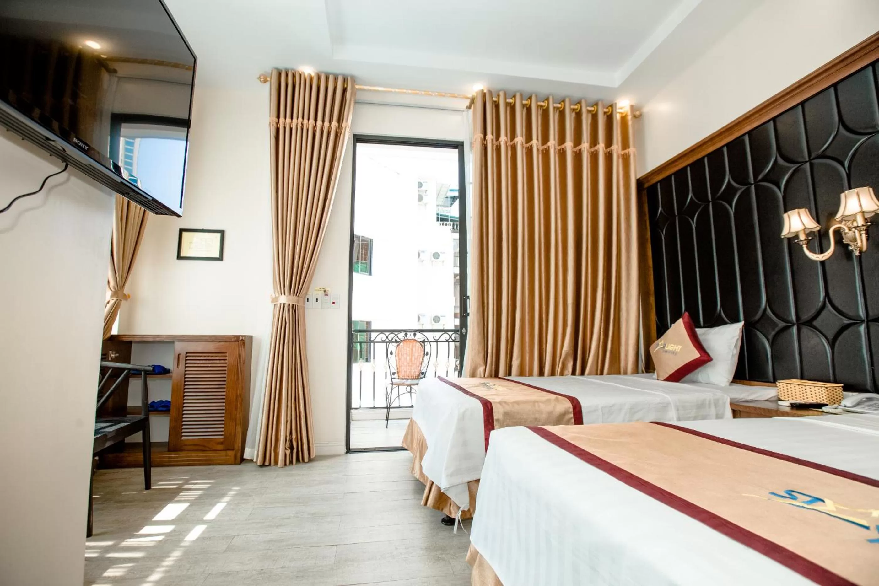 HaLong Starlight Inn & Travel