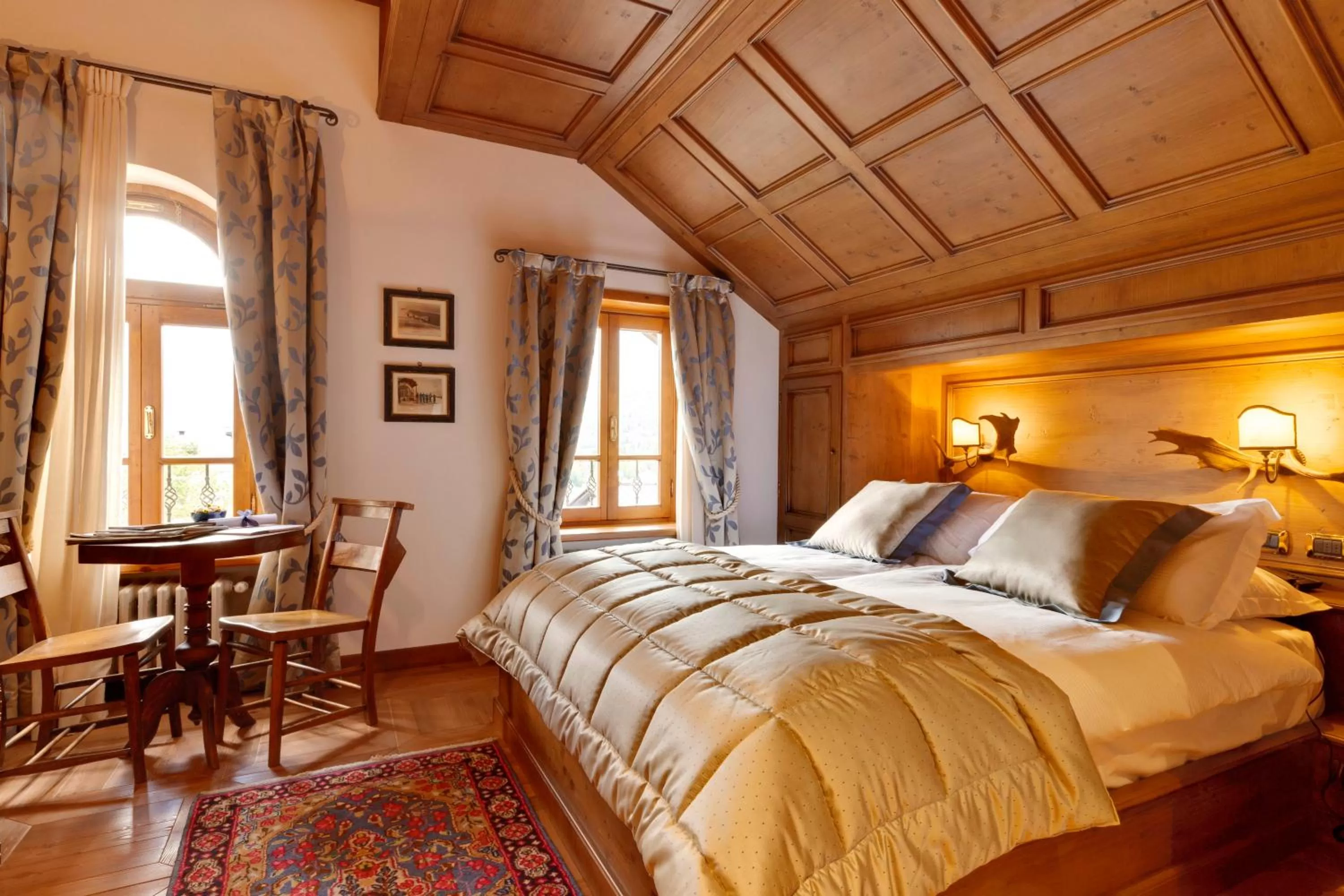 Photo of the whole room, Bed in Ambra Cortina Luxury&Fashion Hotel