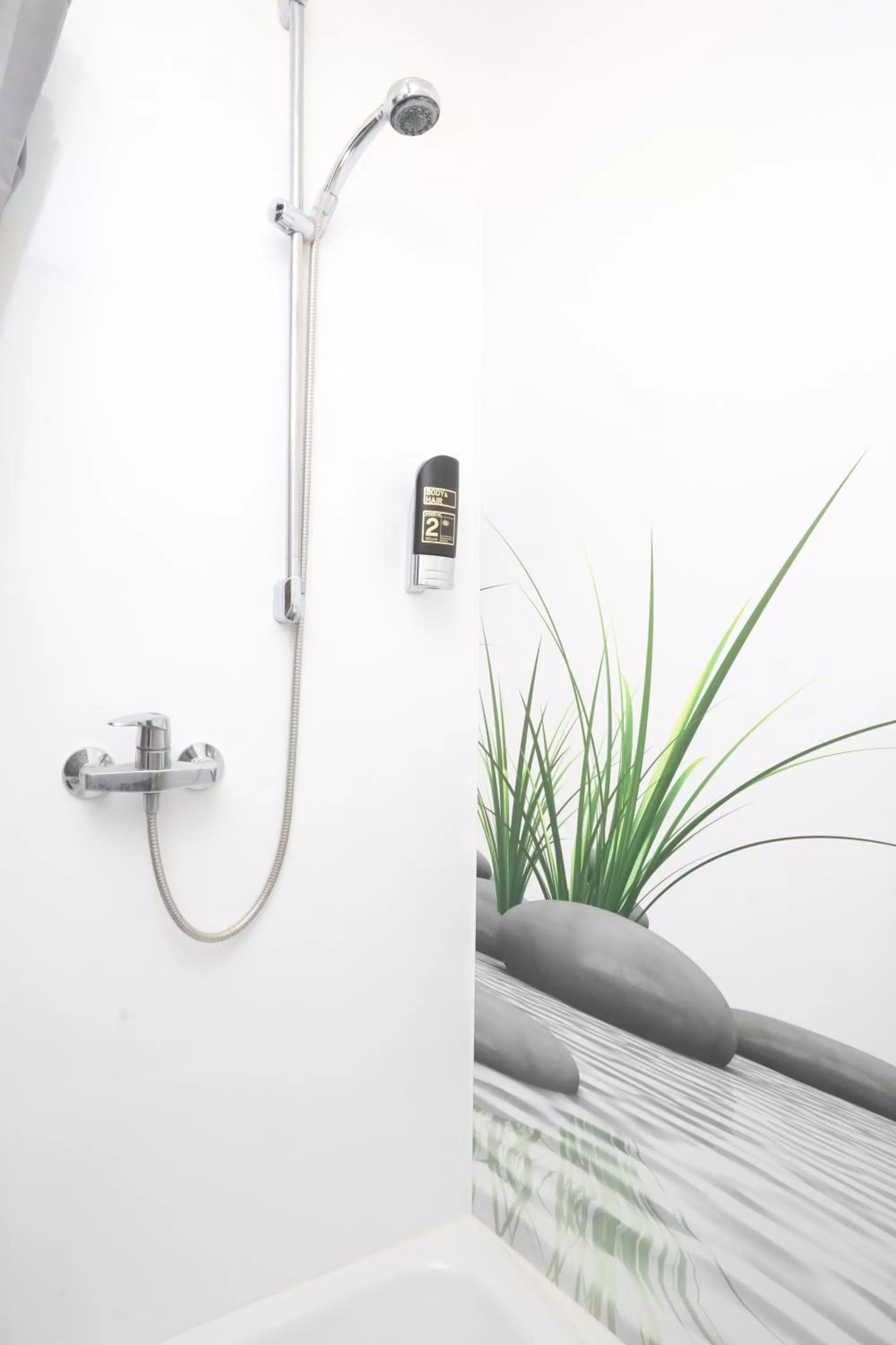 Shower in Asgard Hotel