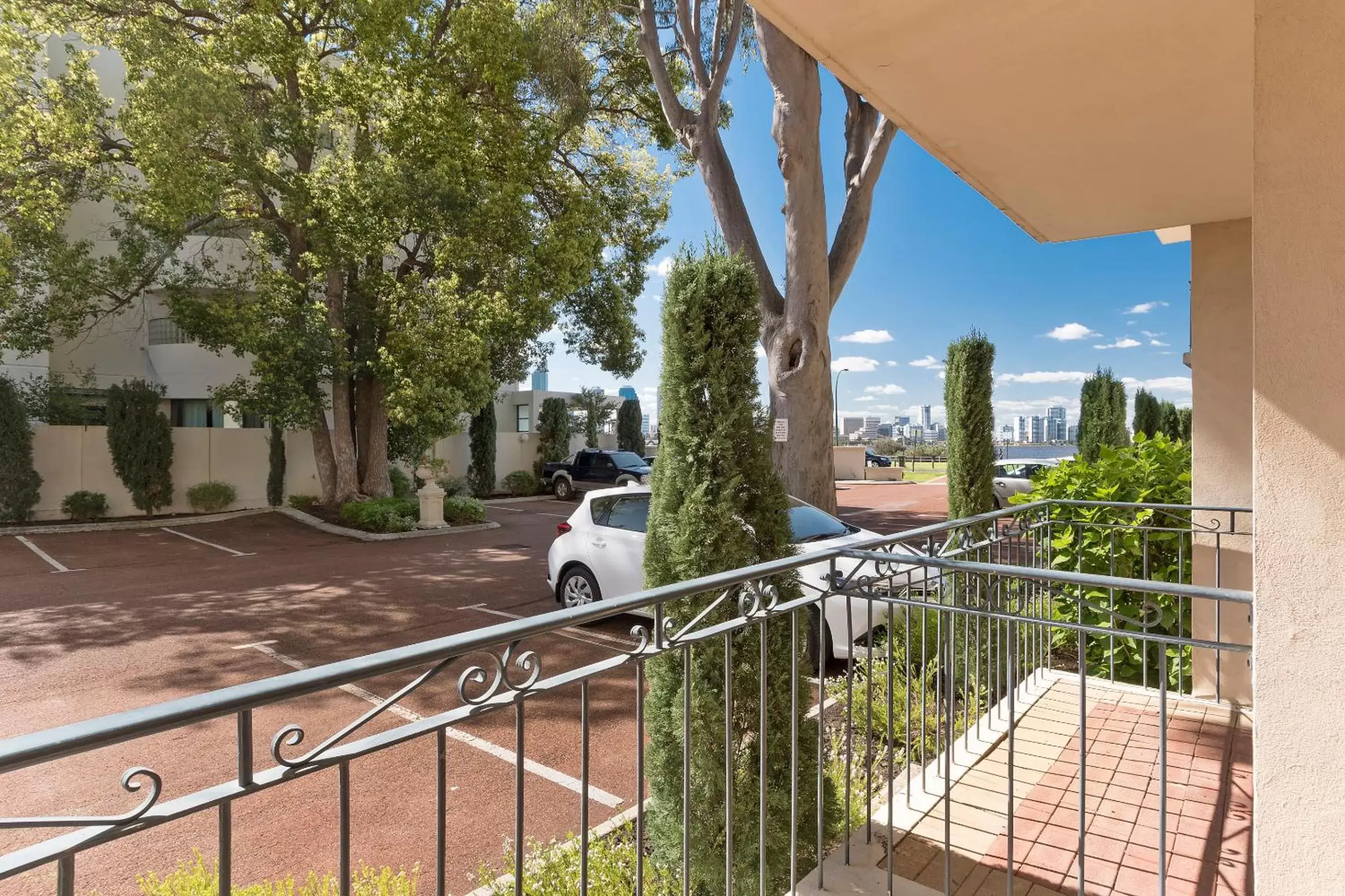 One-Bedroom Suite with Balcony in The Peninsula Riverside Serviced Apartments One-Bedroom Suite with Balcony in The Peninsula Riverside Serviced Apartments