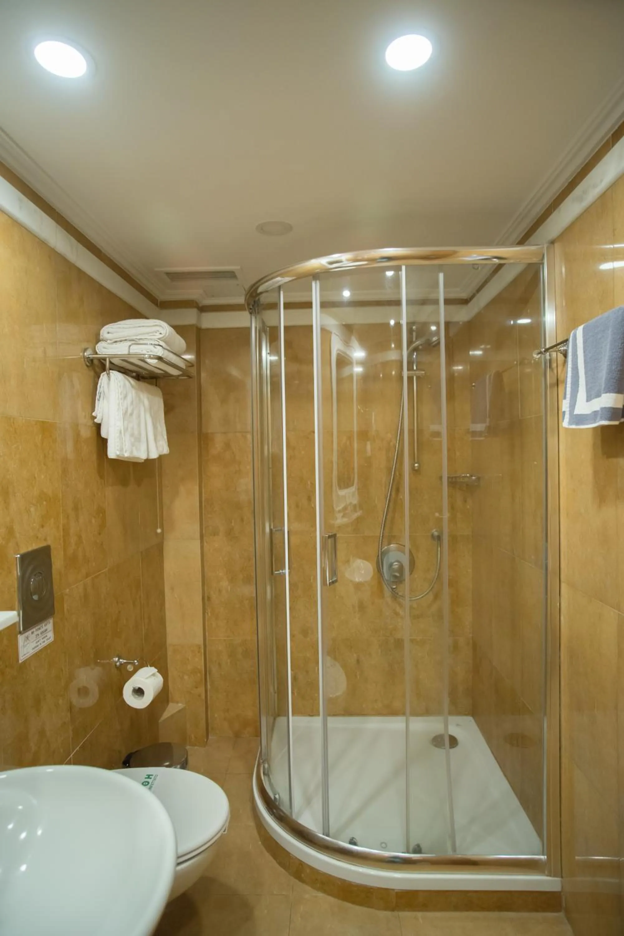 Bathroom in Byzantino Hotel