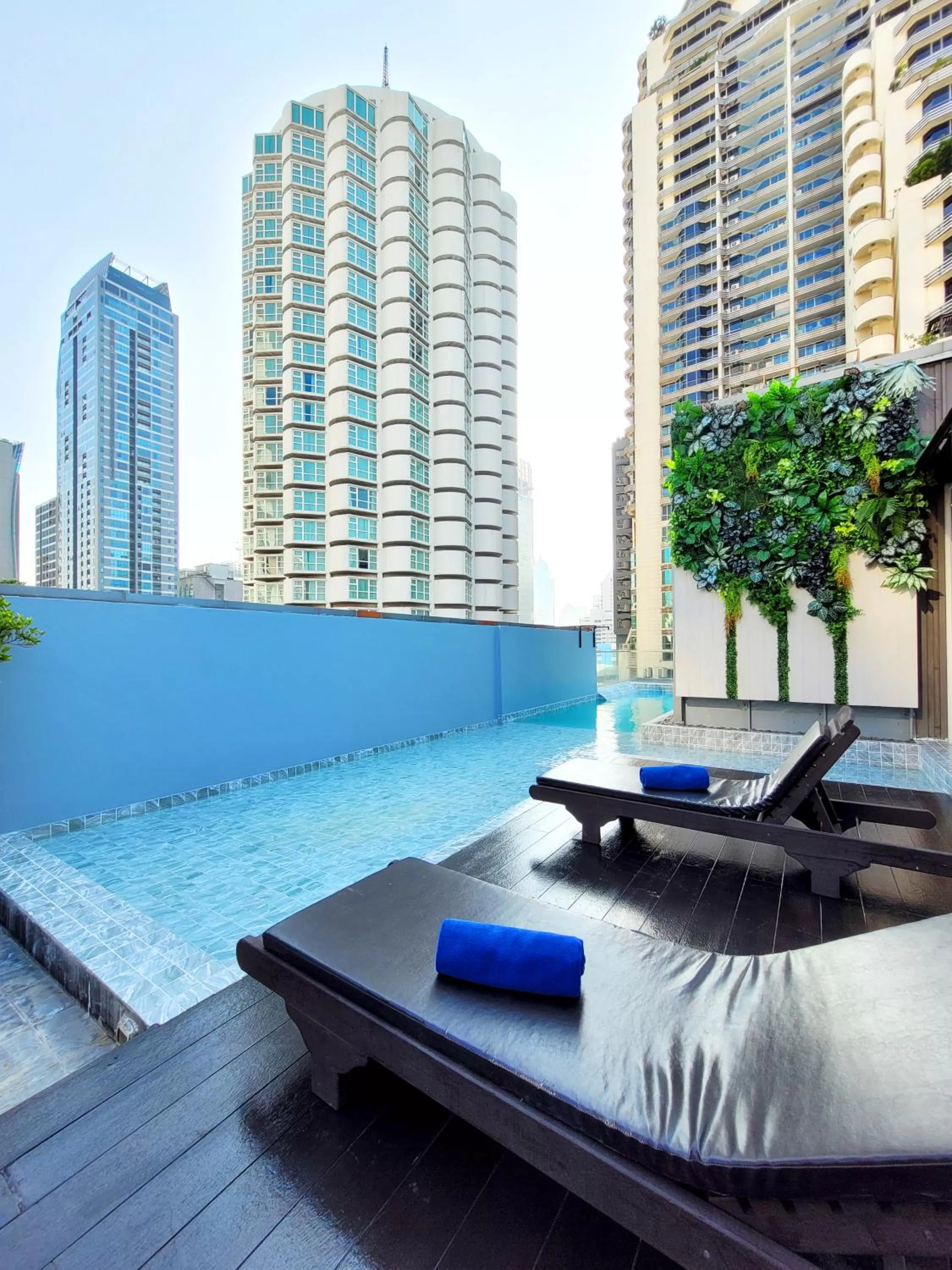 Swimming pool in Citrus Sukhumvit 13 Nana Bangkok by Compass Hospitality - Newly Renovated