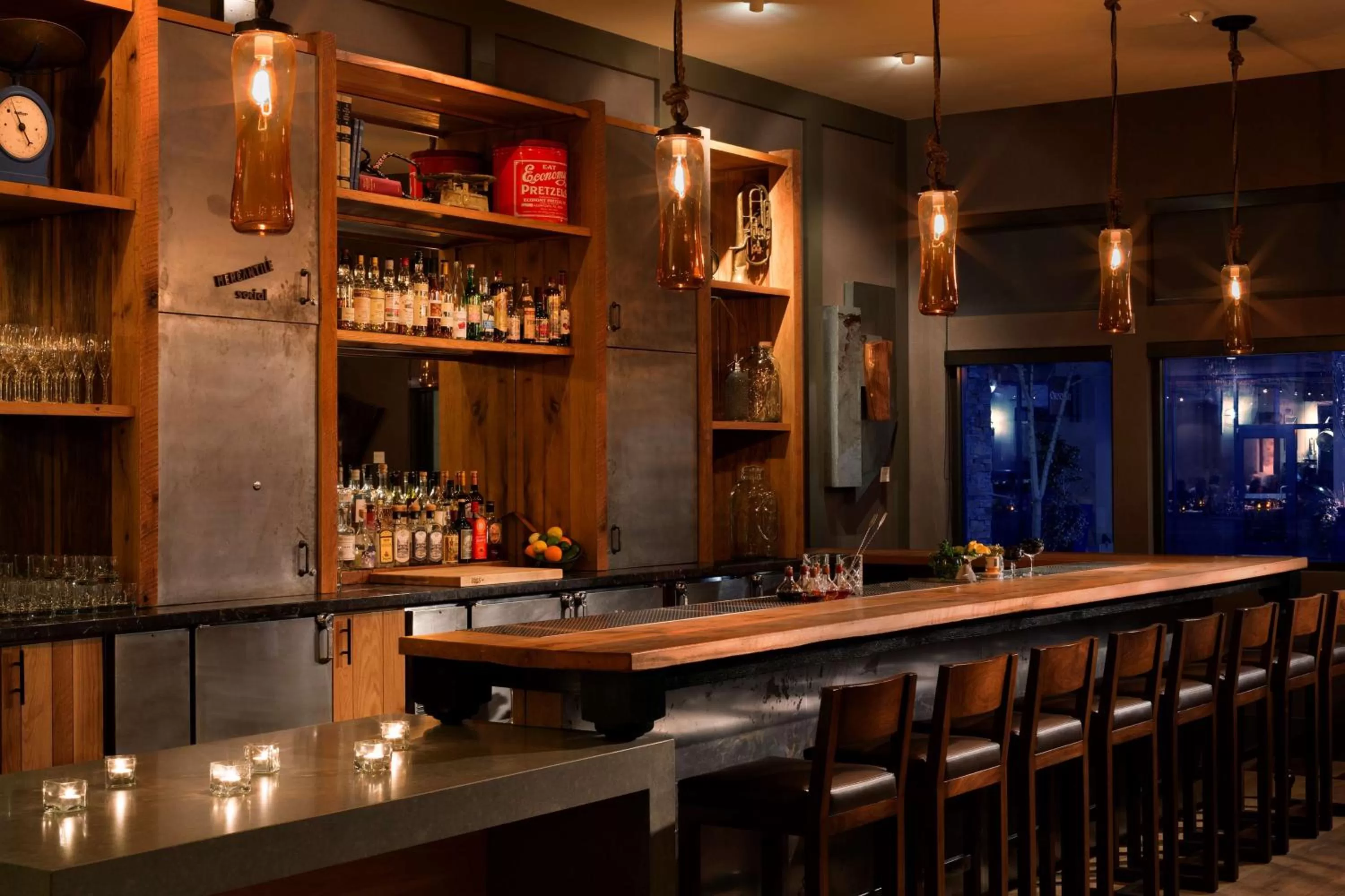 Lounge or bar in Andaz Napa, By Hyatt