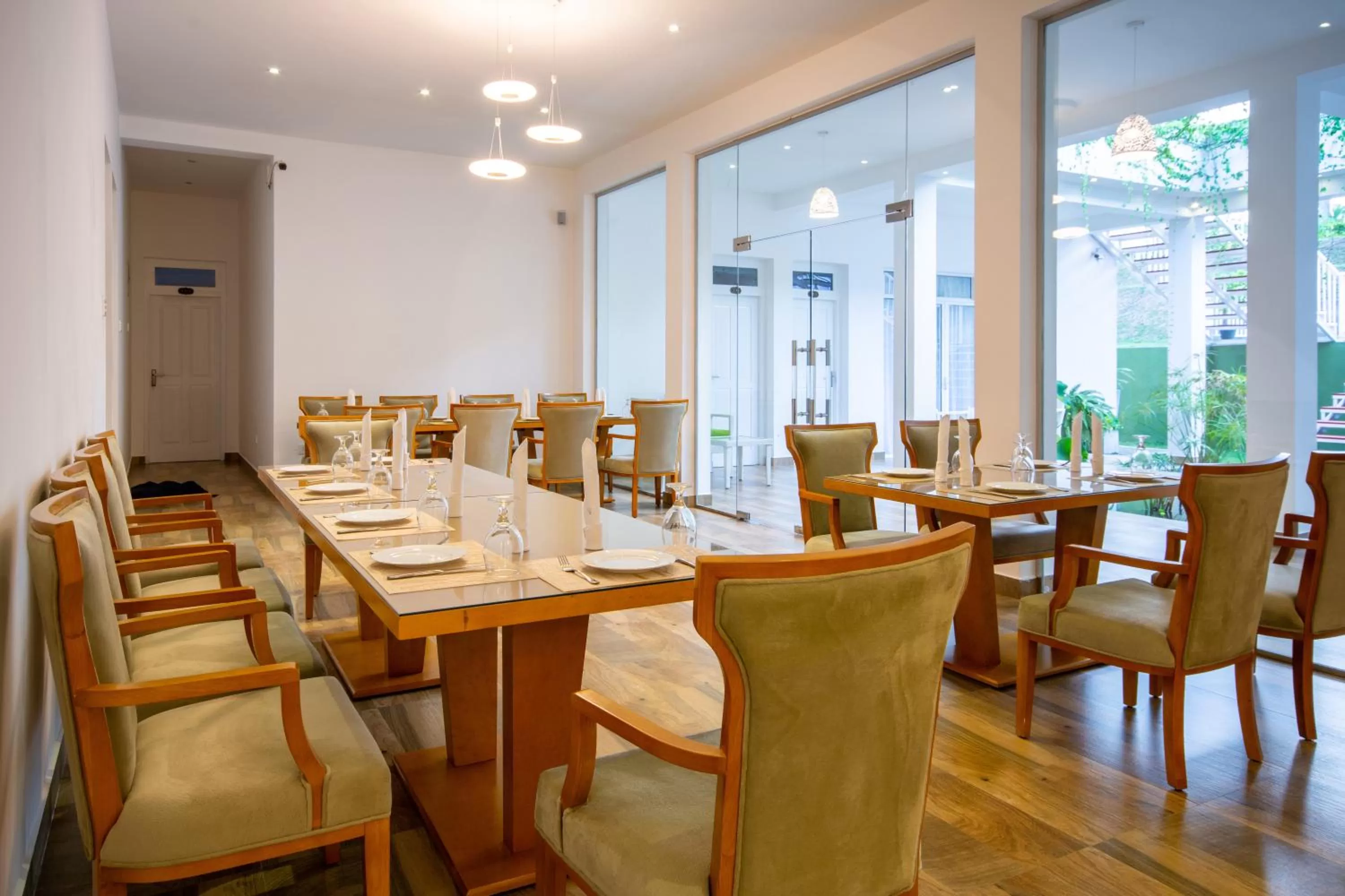 Restaurant/Places to Eat in Waters Spring