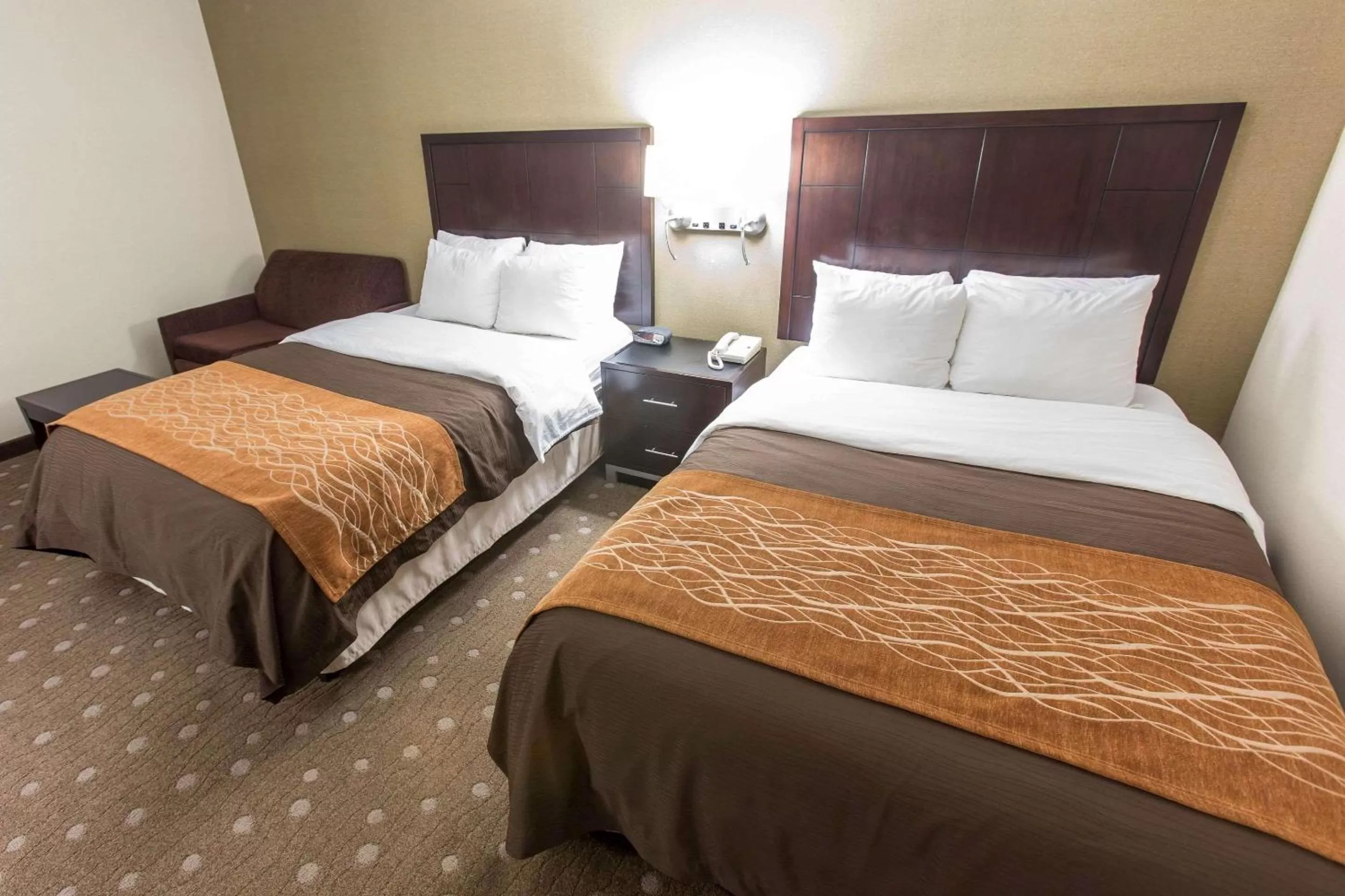 Photo of the whole room, Bed in Comfort Inn Pittsburgh Crafton