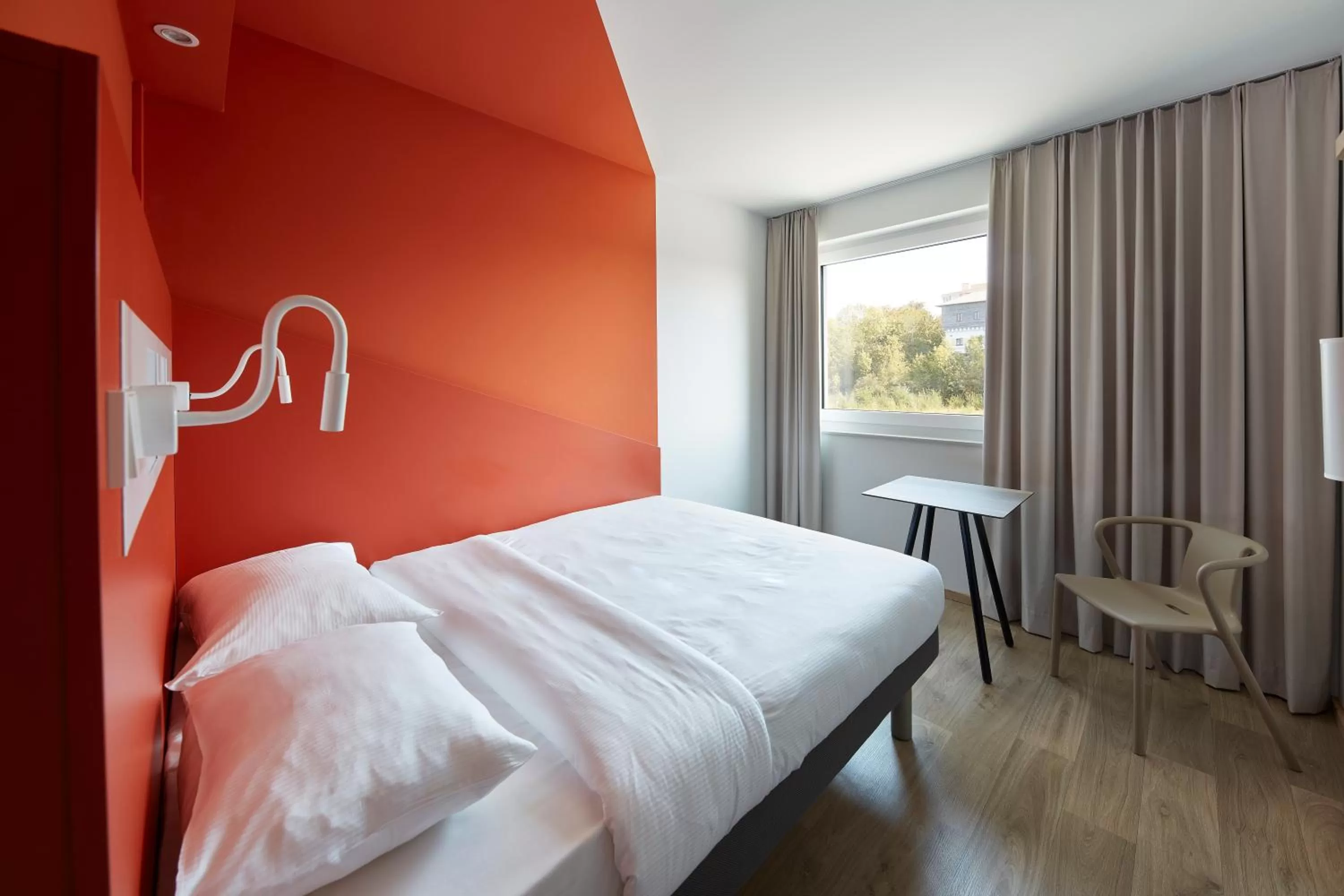 Photo of the whole room, Bed in ibis budget Bayreuth