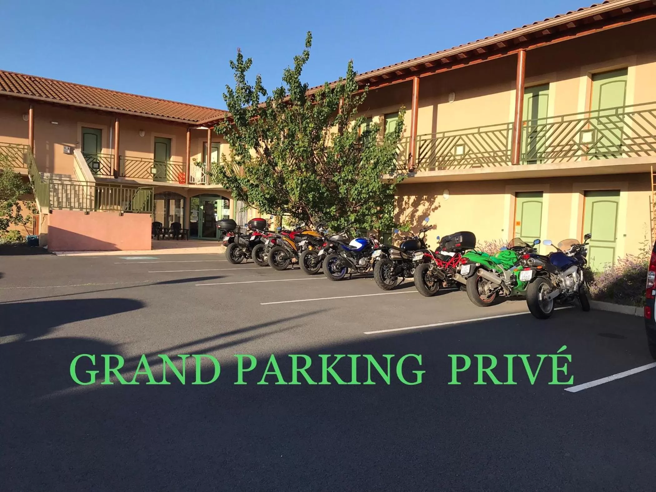 Parking in Abel Hôtel