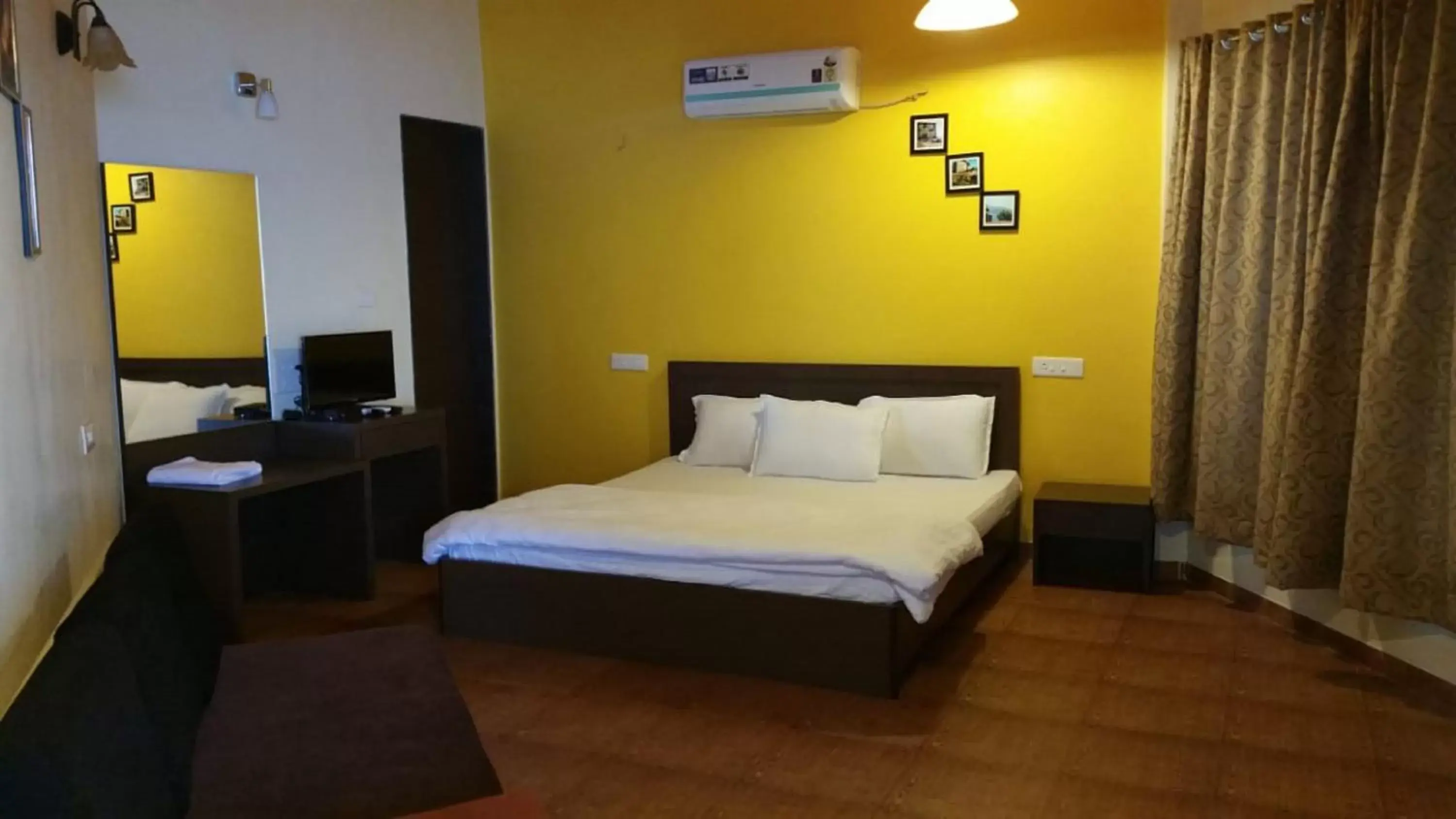 Deluxe Room - single occupancy in Jayshin Lake Vaitarna Resort - Igatpuri Deluxe Room - single occupancy in Jayshin Lake Vaitarna Resort - Igatpuri