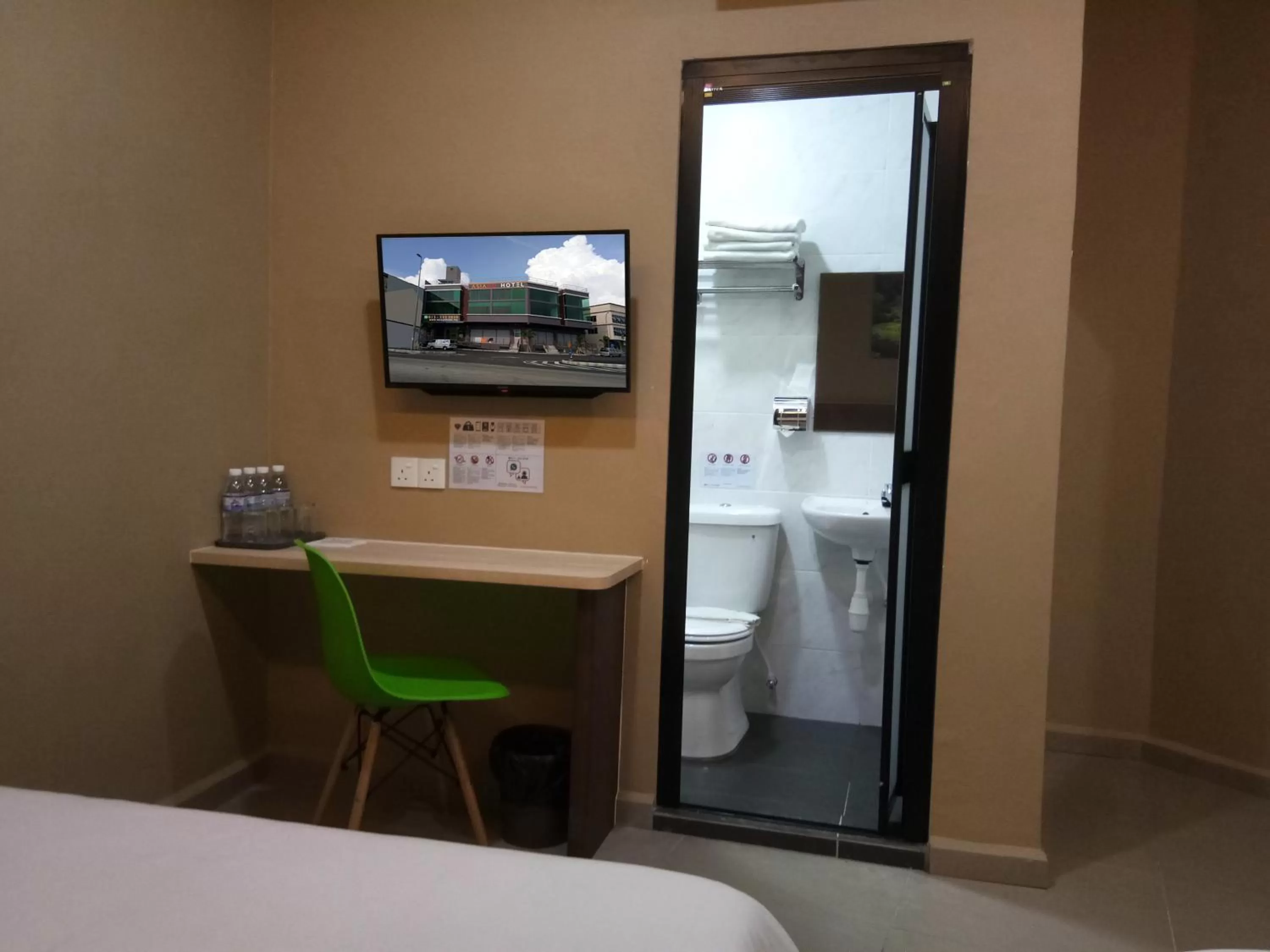 Bedroom, Bed in Asiago Hotel