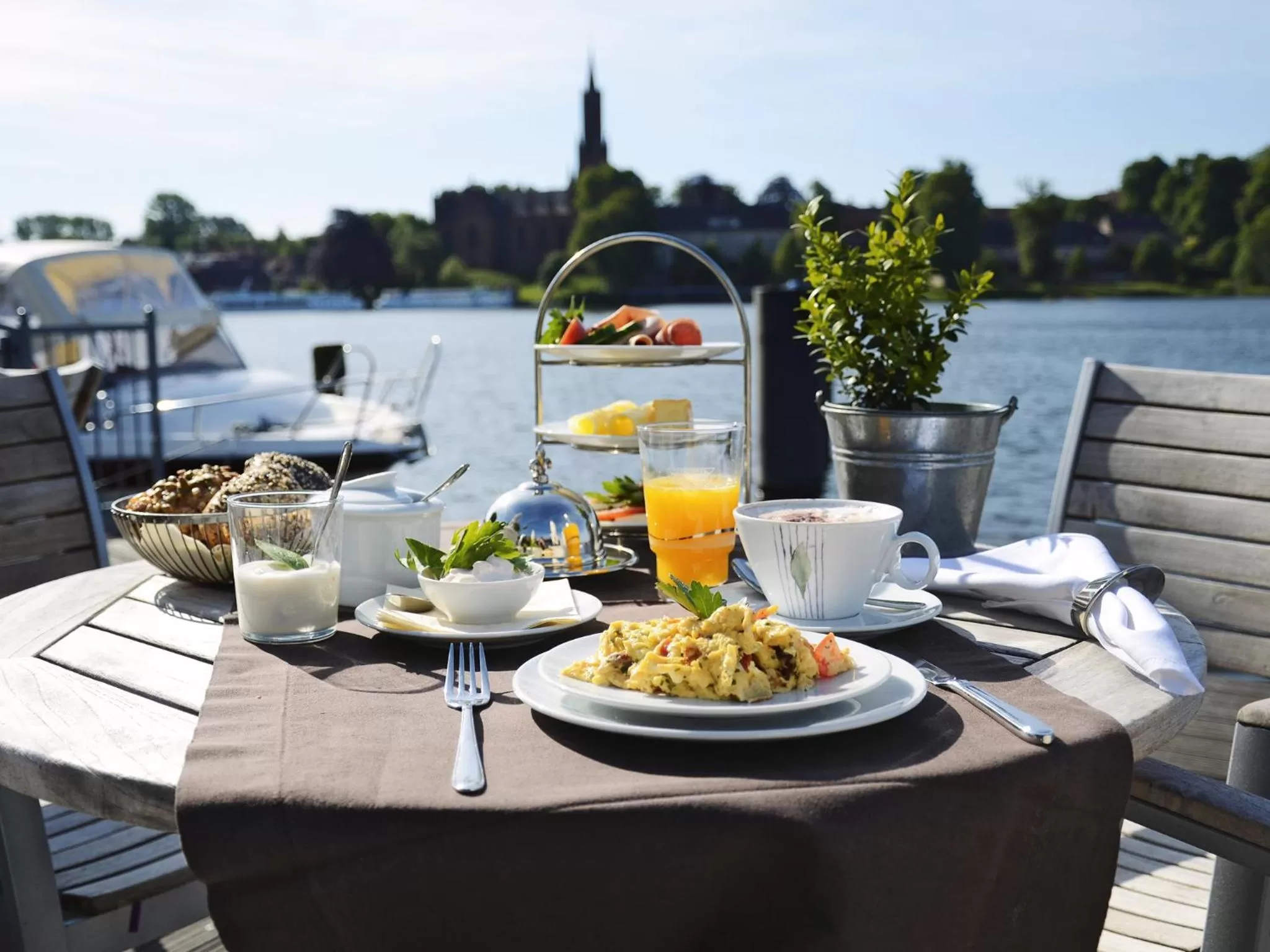 Day, Food in Rosendomizil