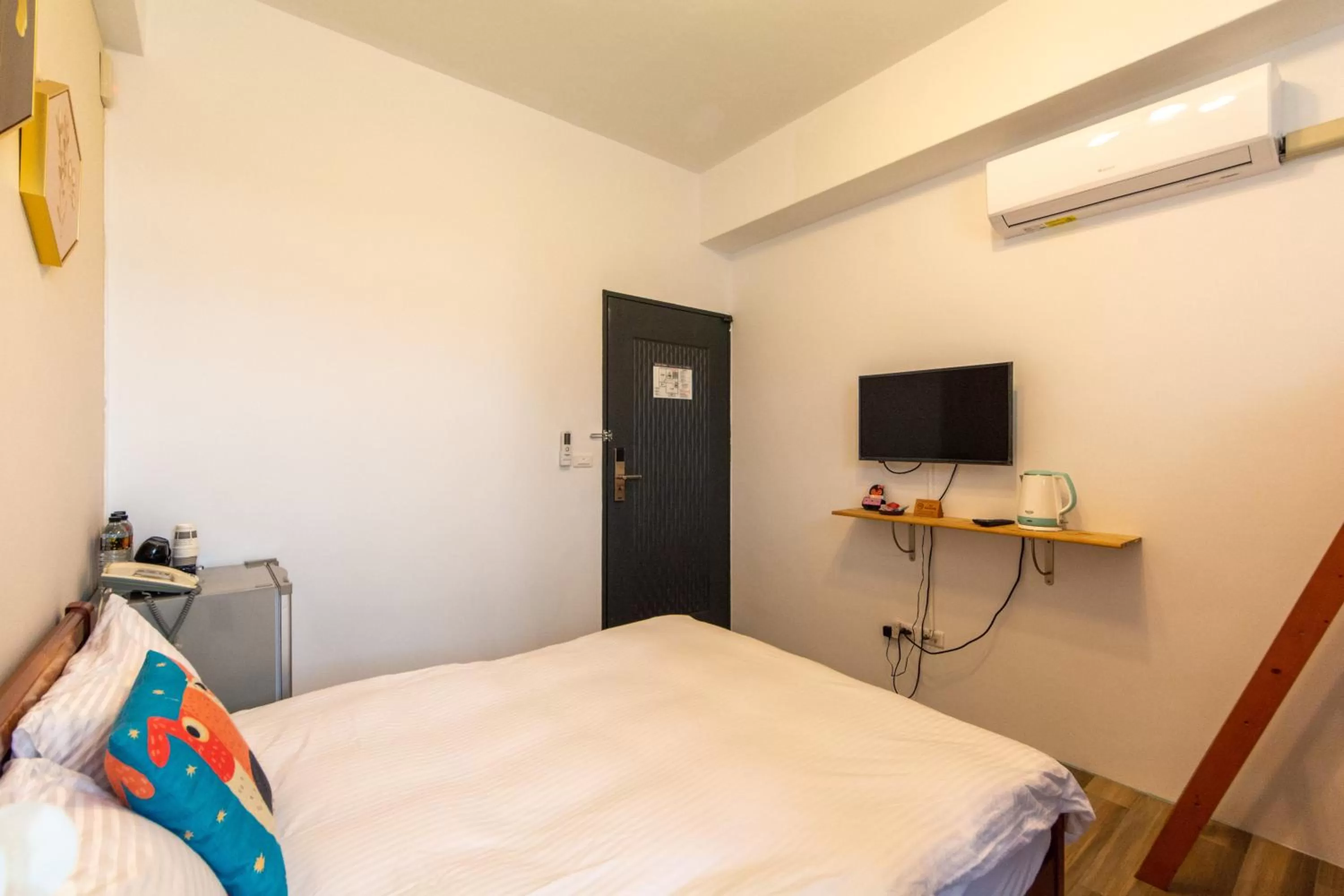 Decorative detail, Bed in Jinguann B&B