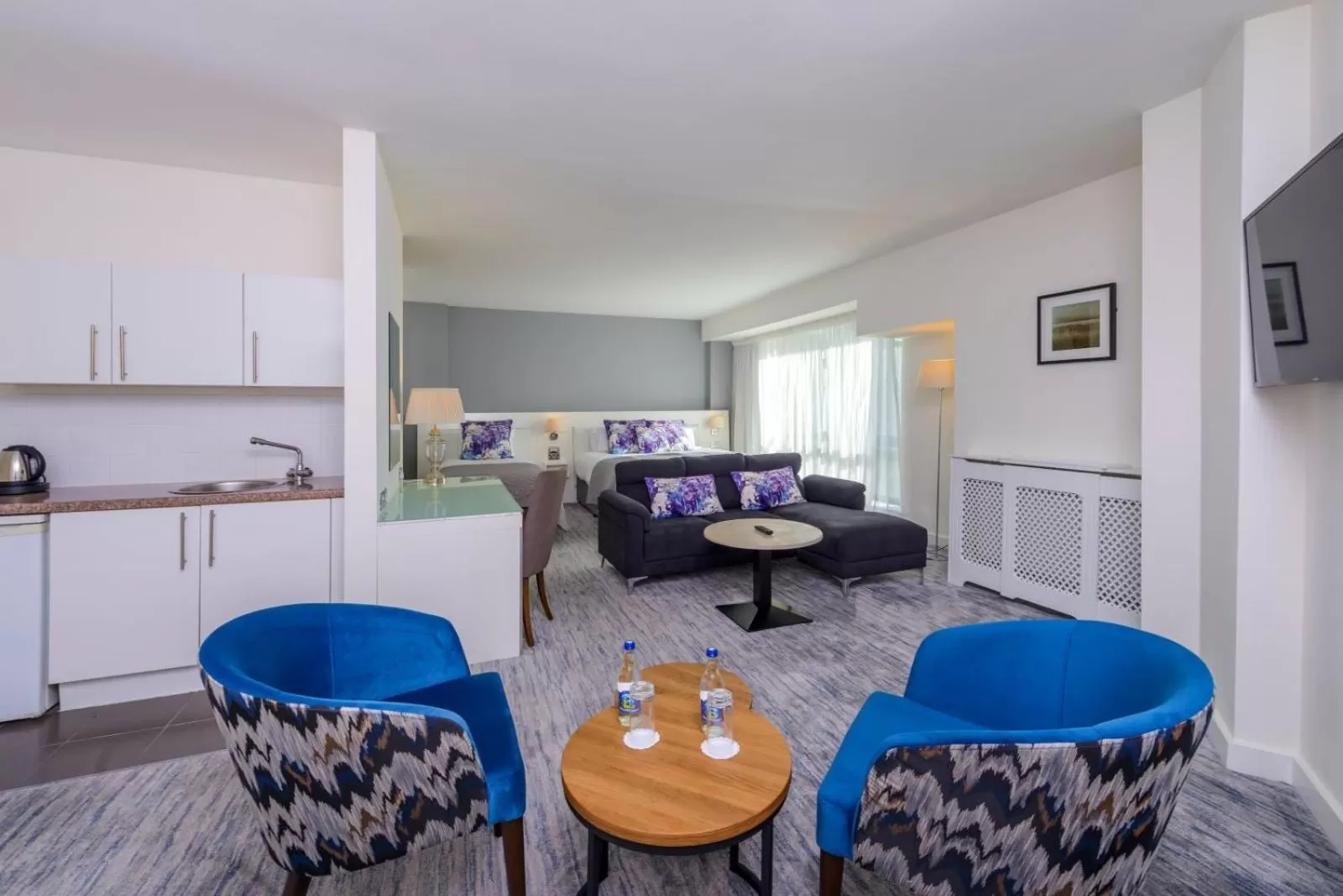 Coffee/tea facilities in The Ellison