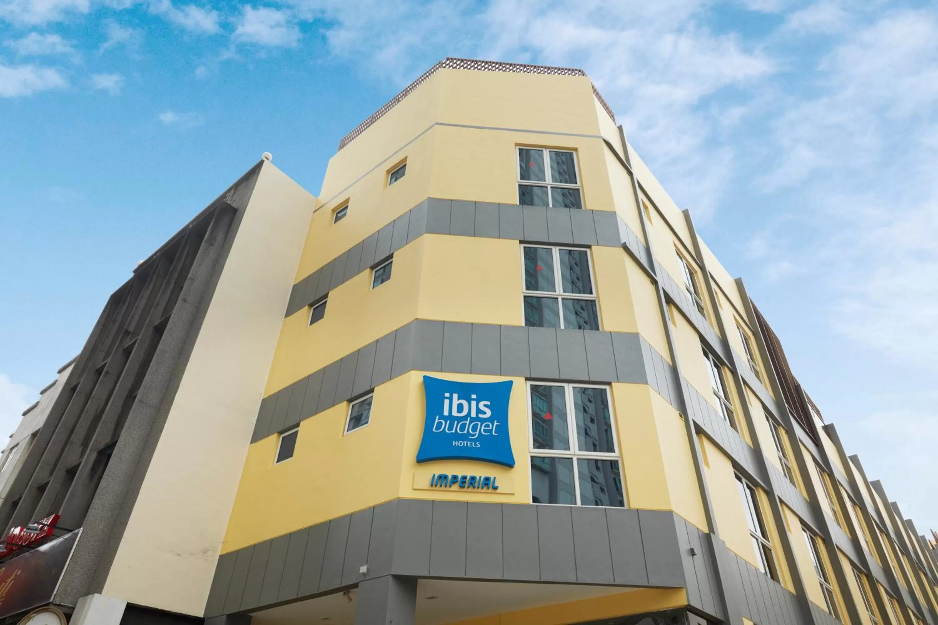 Property building in ibis budget Singapore Imperial