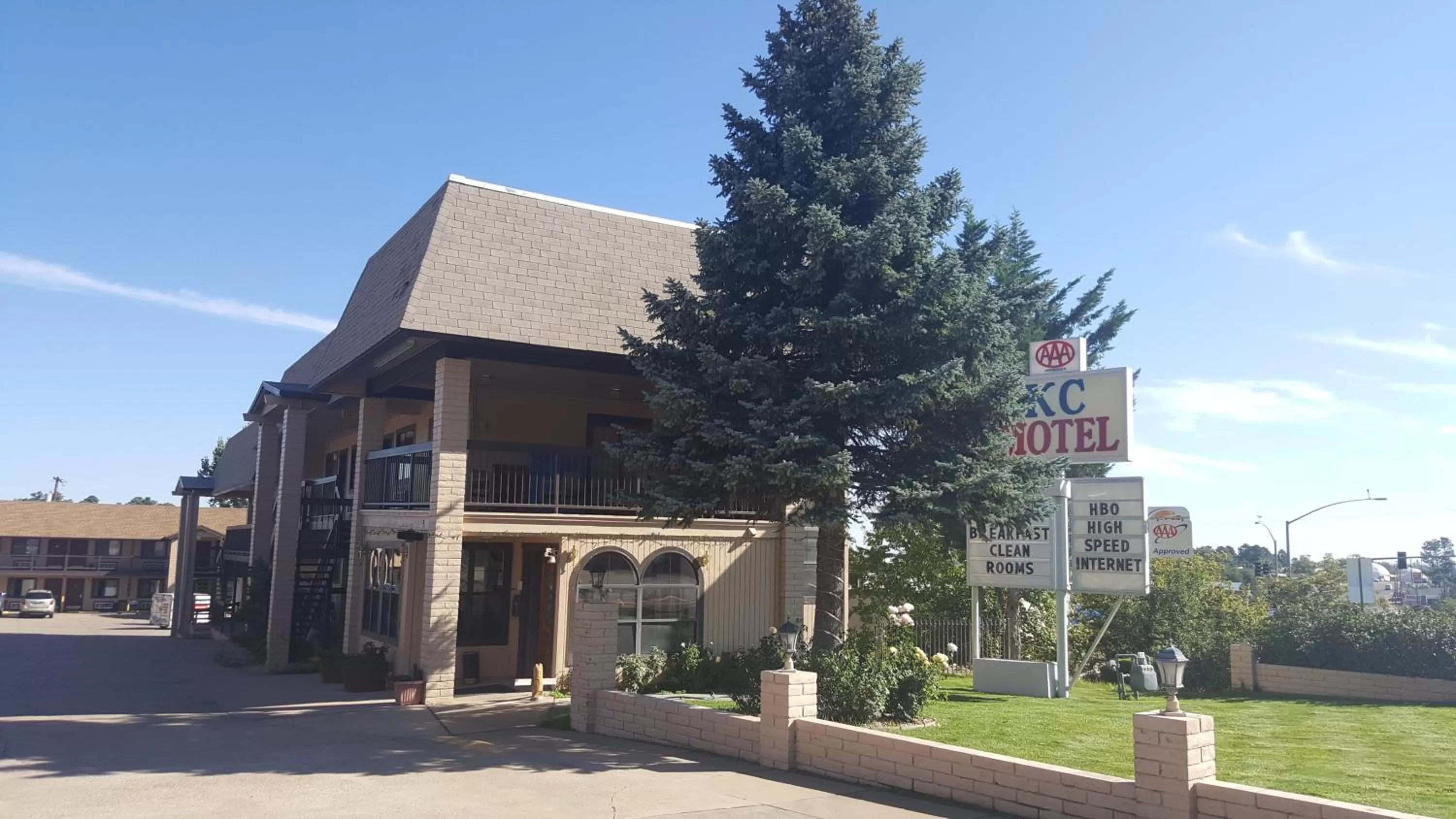 The KC Motel Show Low