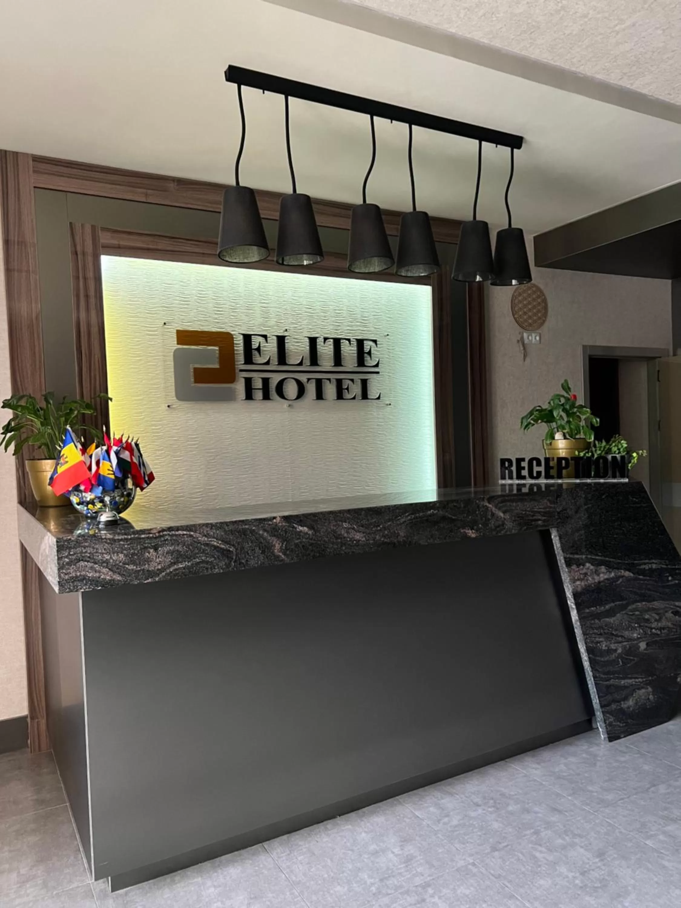 Lobby/Reception in Elite Hotel