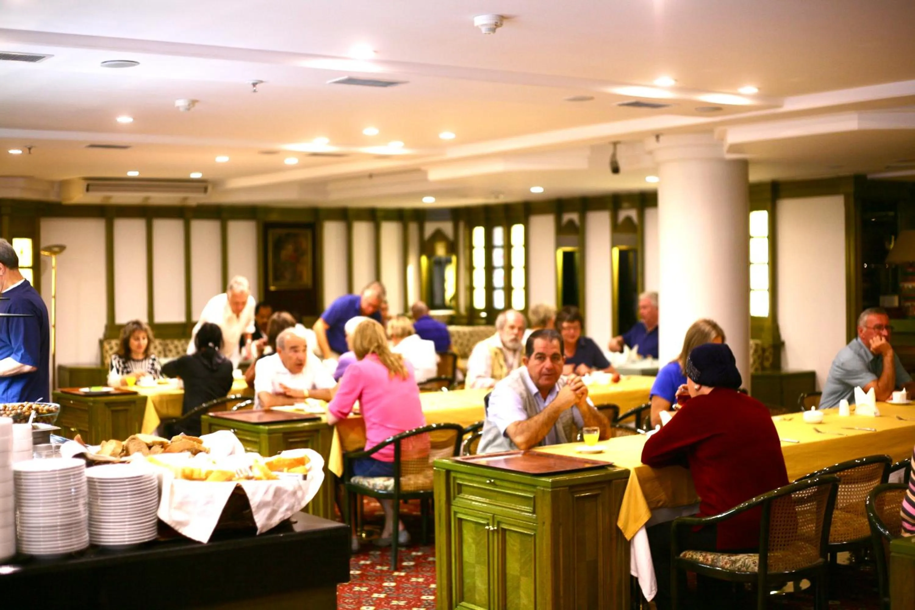Restaurant/places to eat in Istanbul Royal Hotel