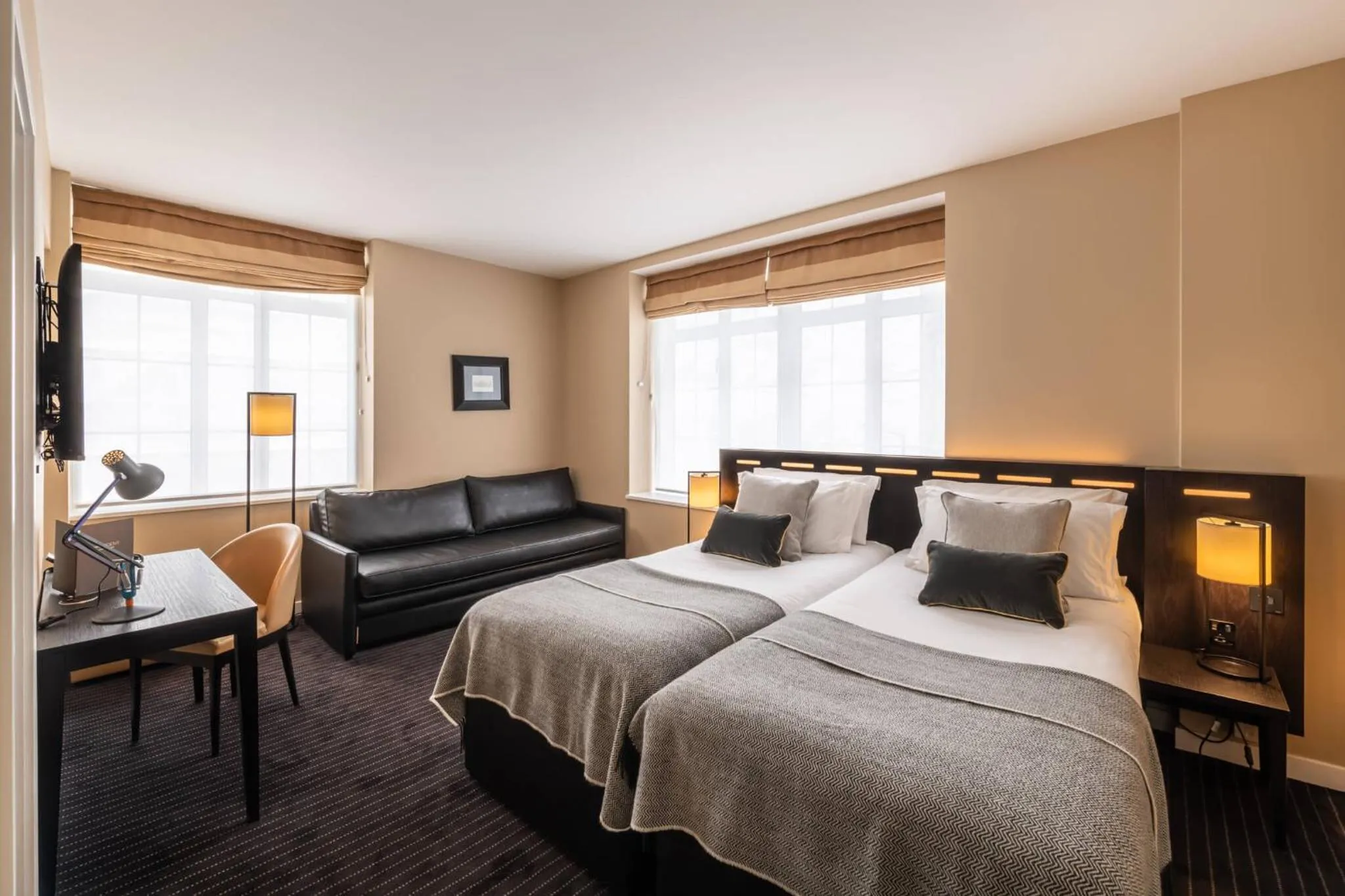 Bedroom, Bed in The Resident Victoria