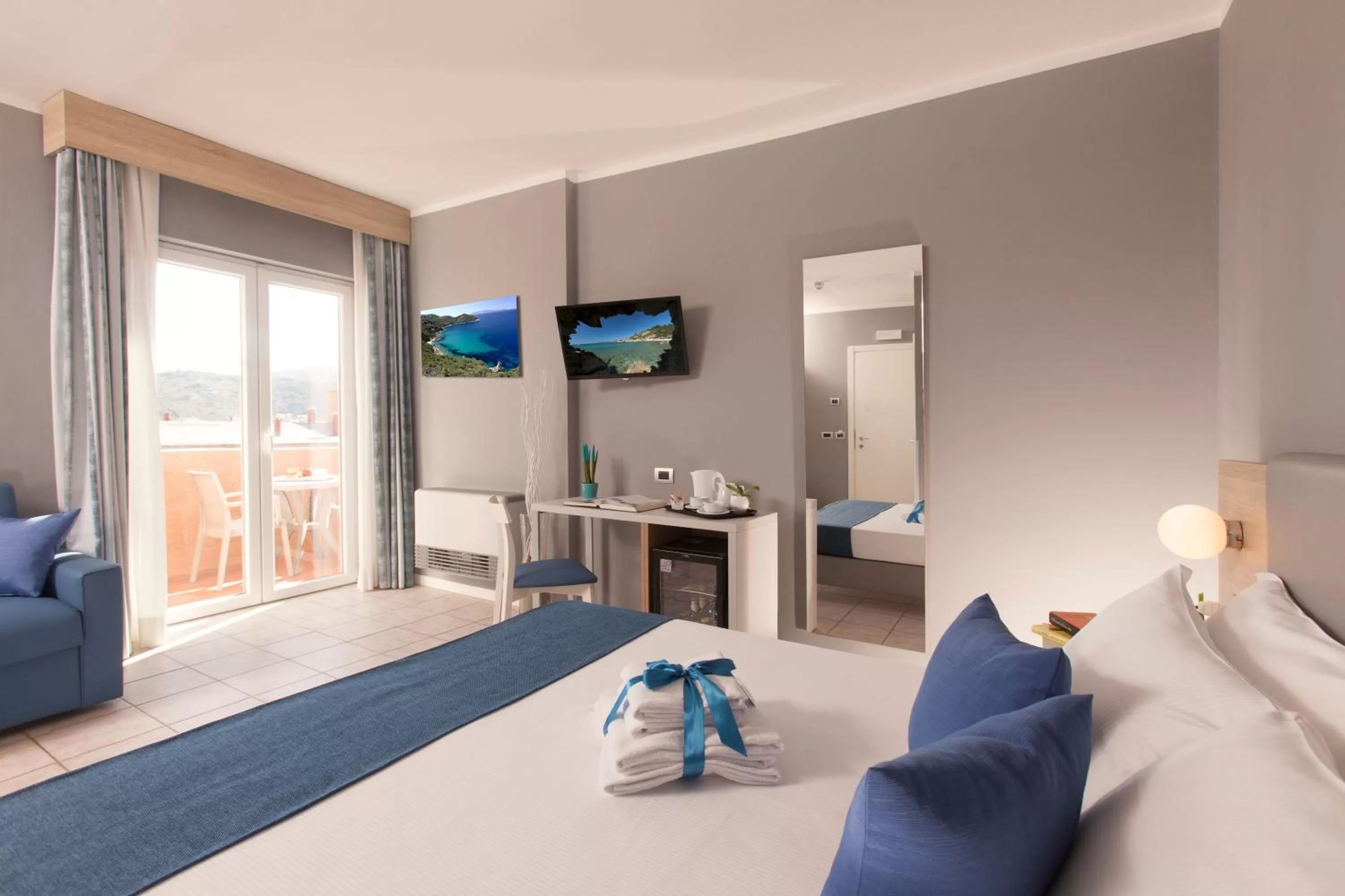 Bedroom, Bed in Bike&Boat Argentario Hotel