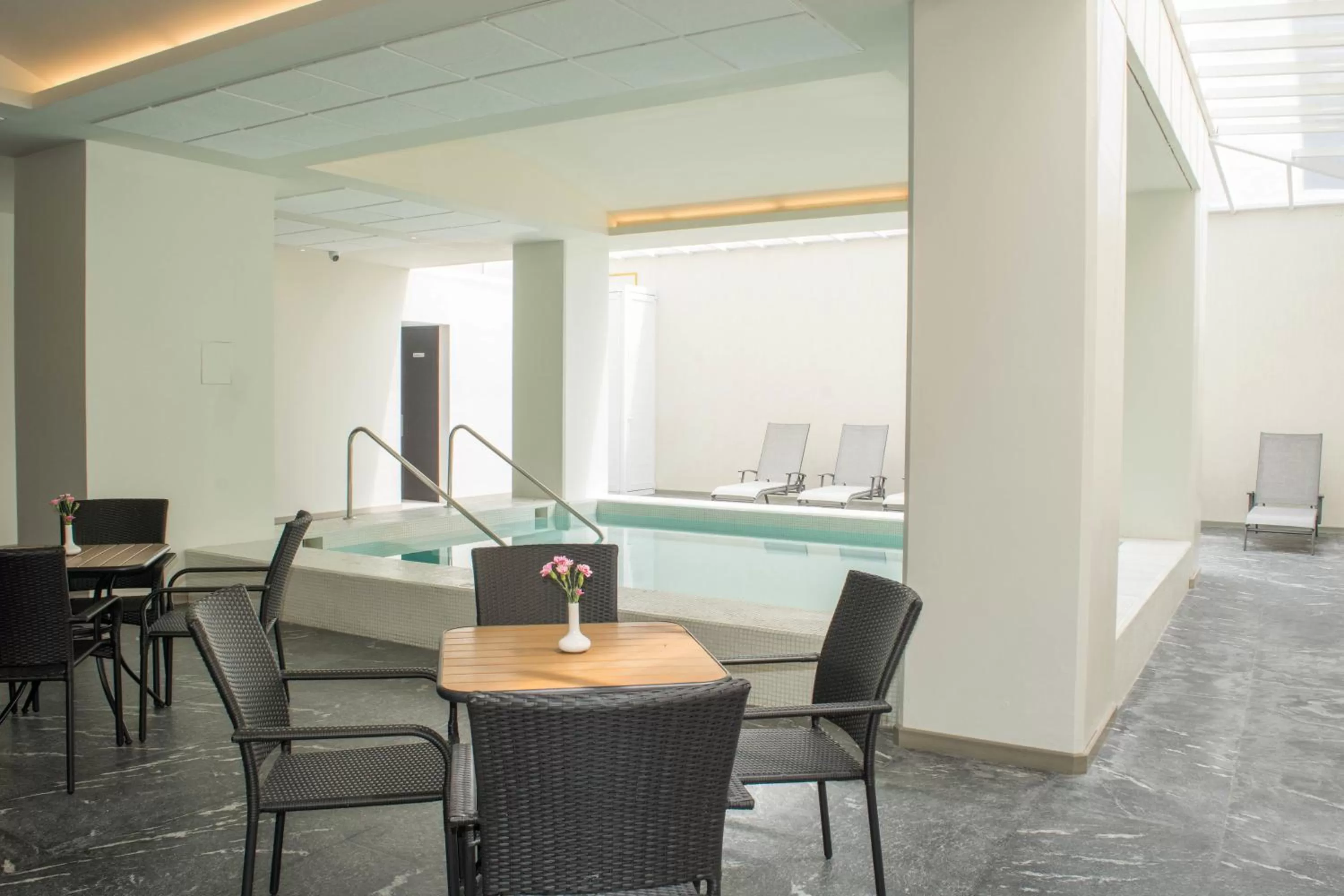 Swimming pool in Crown Victoria Hotel