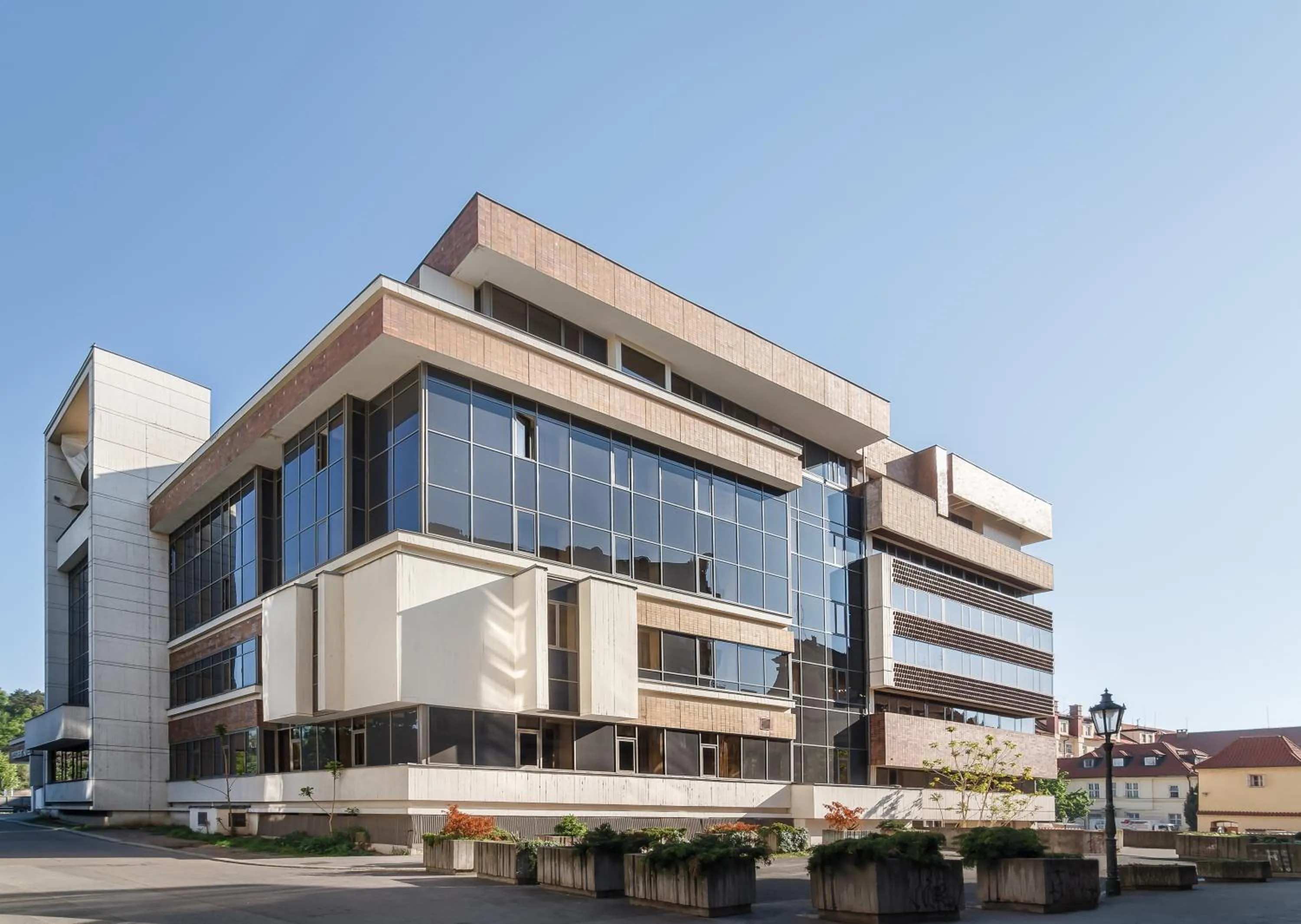 Facade/entrance in The President