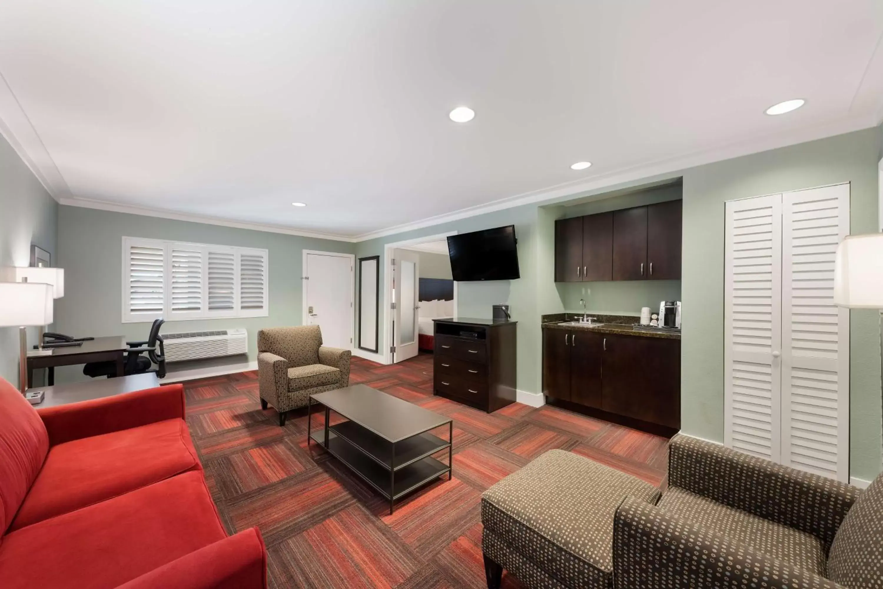 One-Bedroom King Suite with Sofa Bed in BEST WESTERN the Inn of Los Gatos One-Bedroom King Suite with Sofa Bed in BEST WESTERN the Inn of Los Gatos