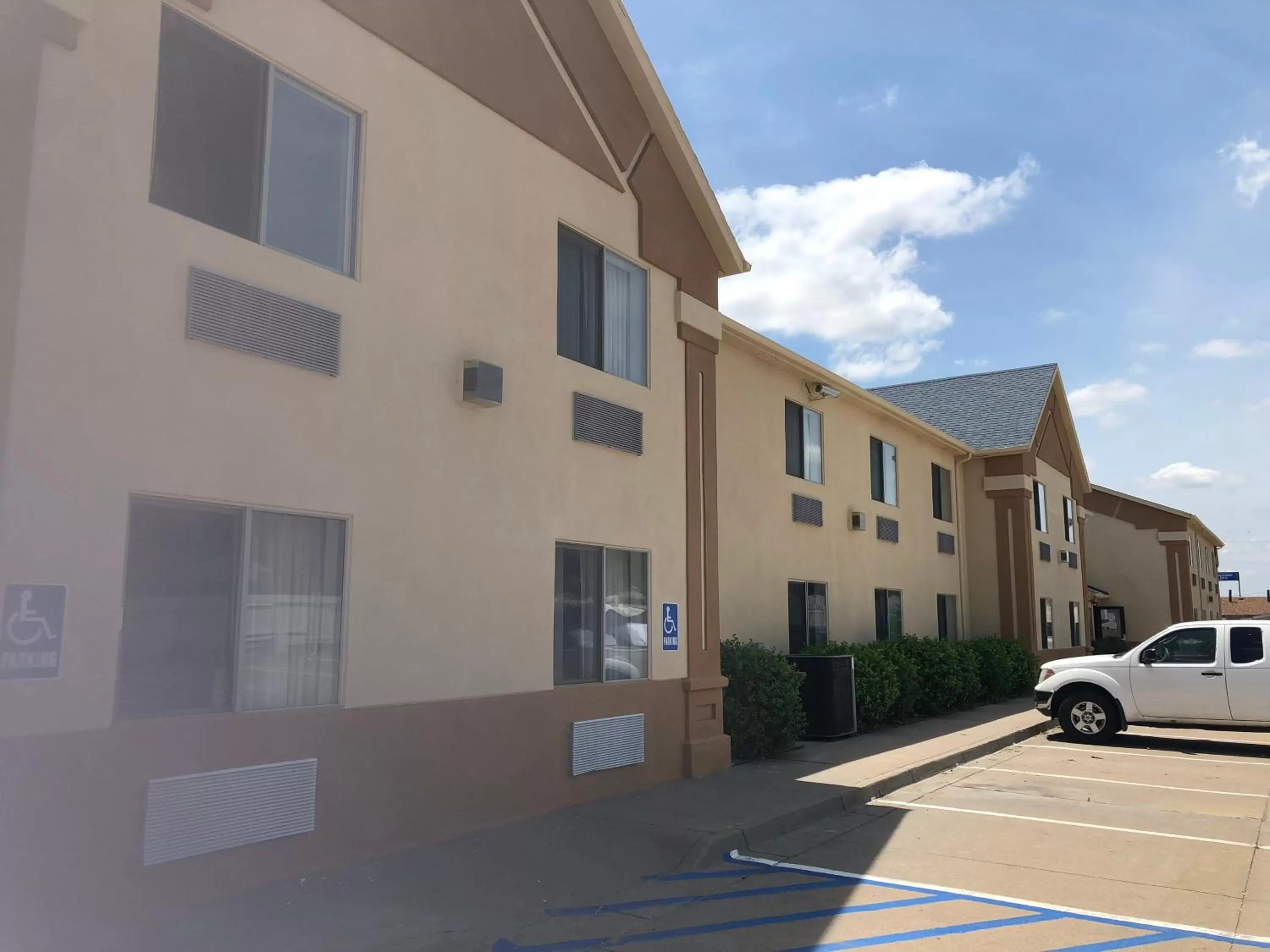 Property building in Quality Inn Dodge City