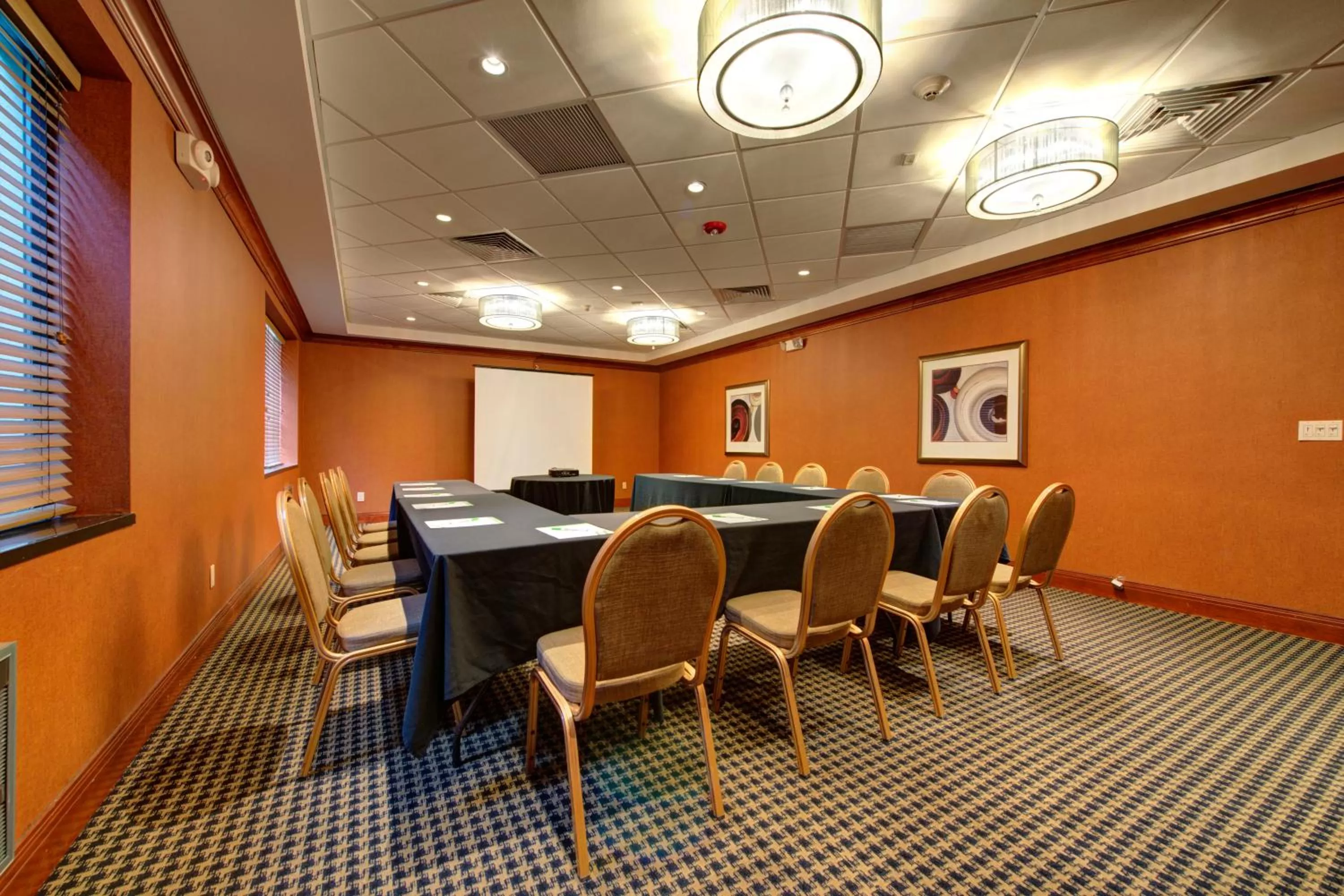Meeting/conference room in Holiday Inn Plainview-Long Island by IHG