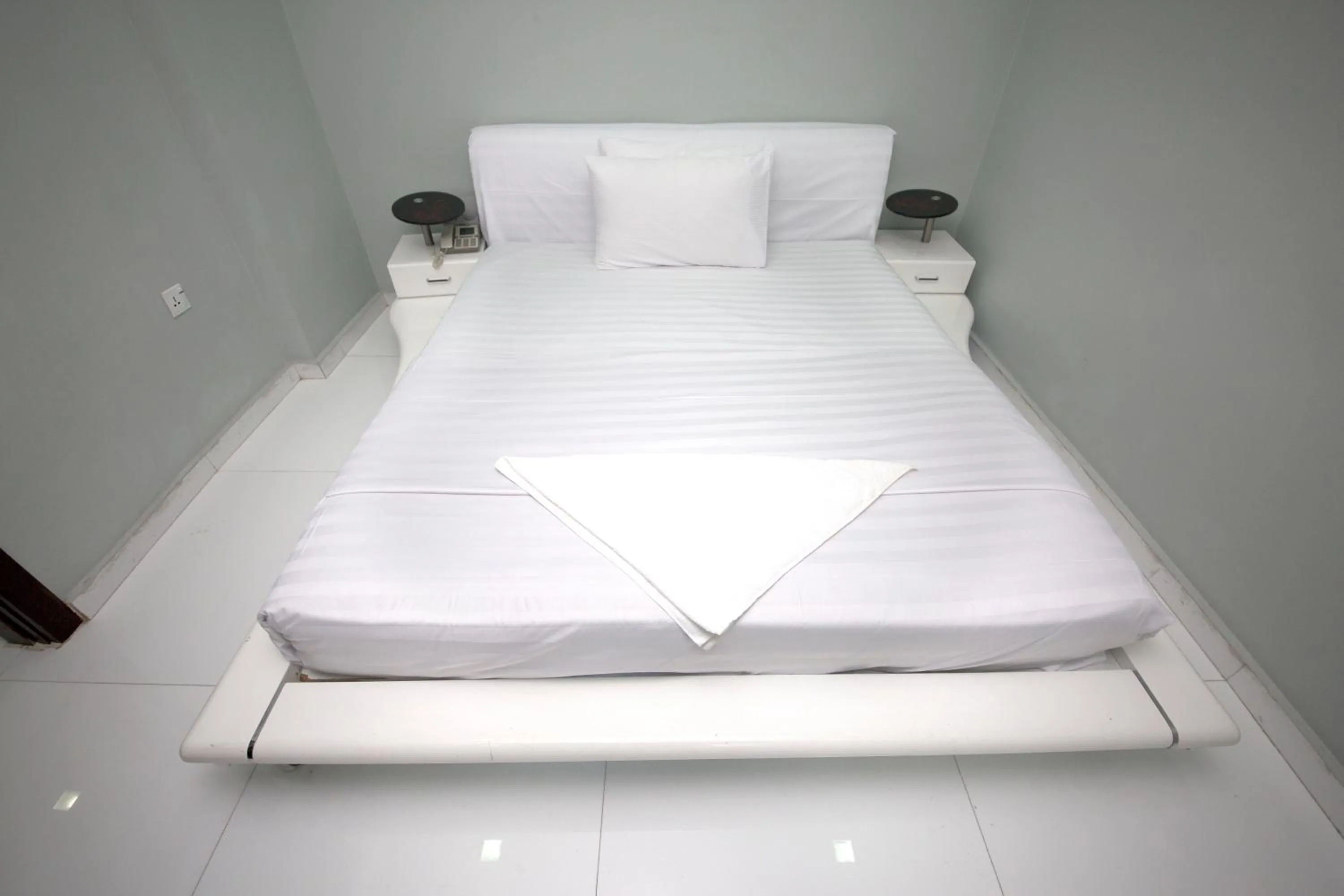 Other, Bed in White Fort Hotel