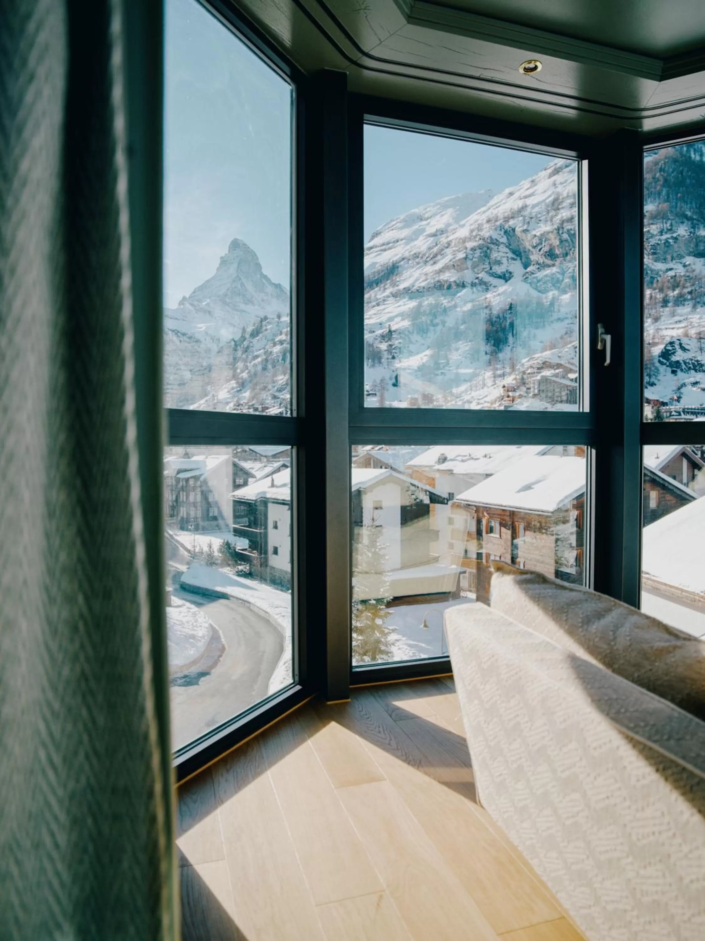 Mountain view, Bed in BEAUSiTE Zermatt