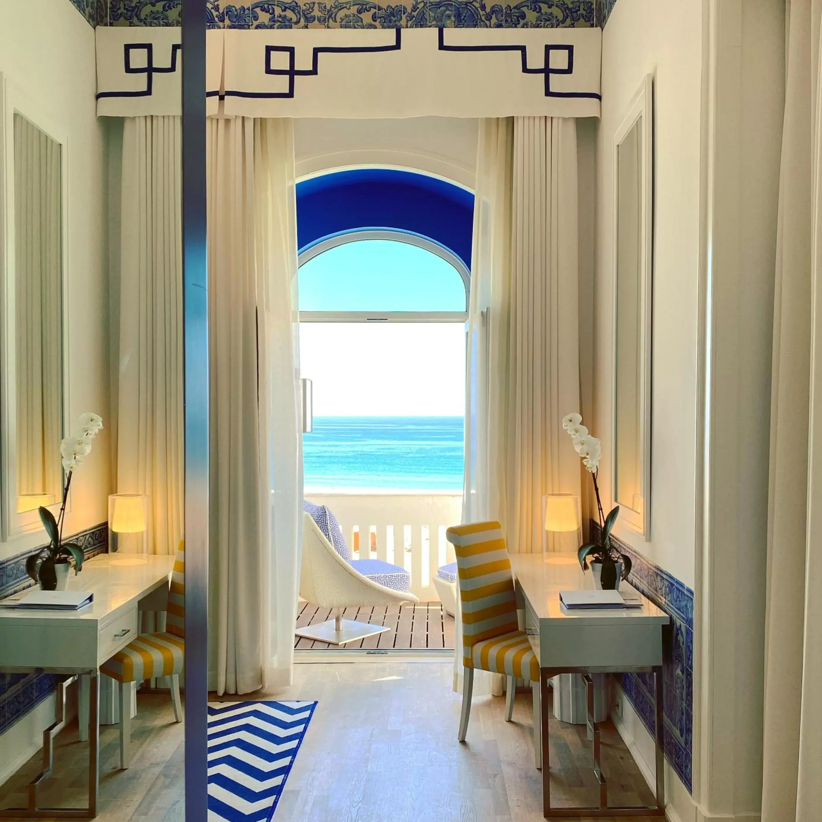 Junior Suite with Sea View in Bela Vista Hotel & Spa - Relais & Chateaux Junior Suite with Sea View in Bela Vista Hotel & Spa - Relais & Chateaux