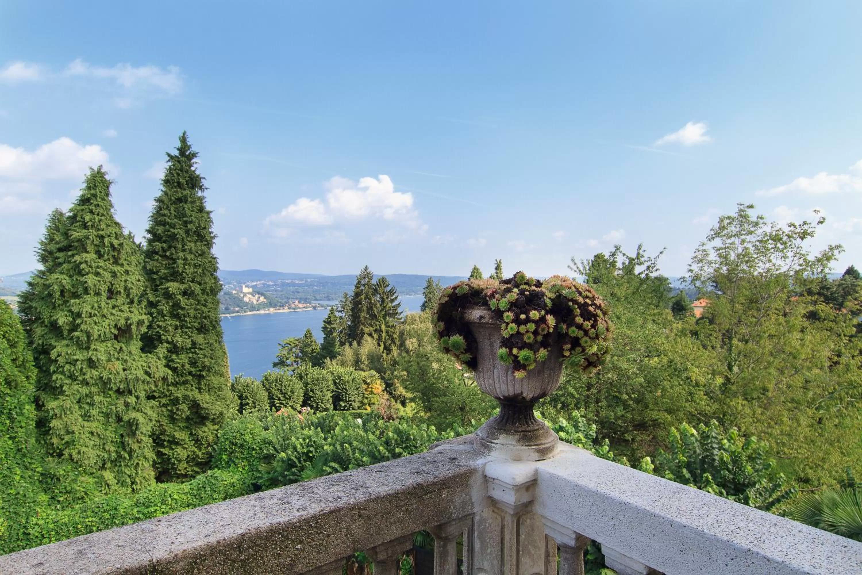 Summer in White Lilac Romantic B&B - Adults only