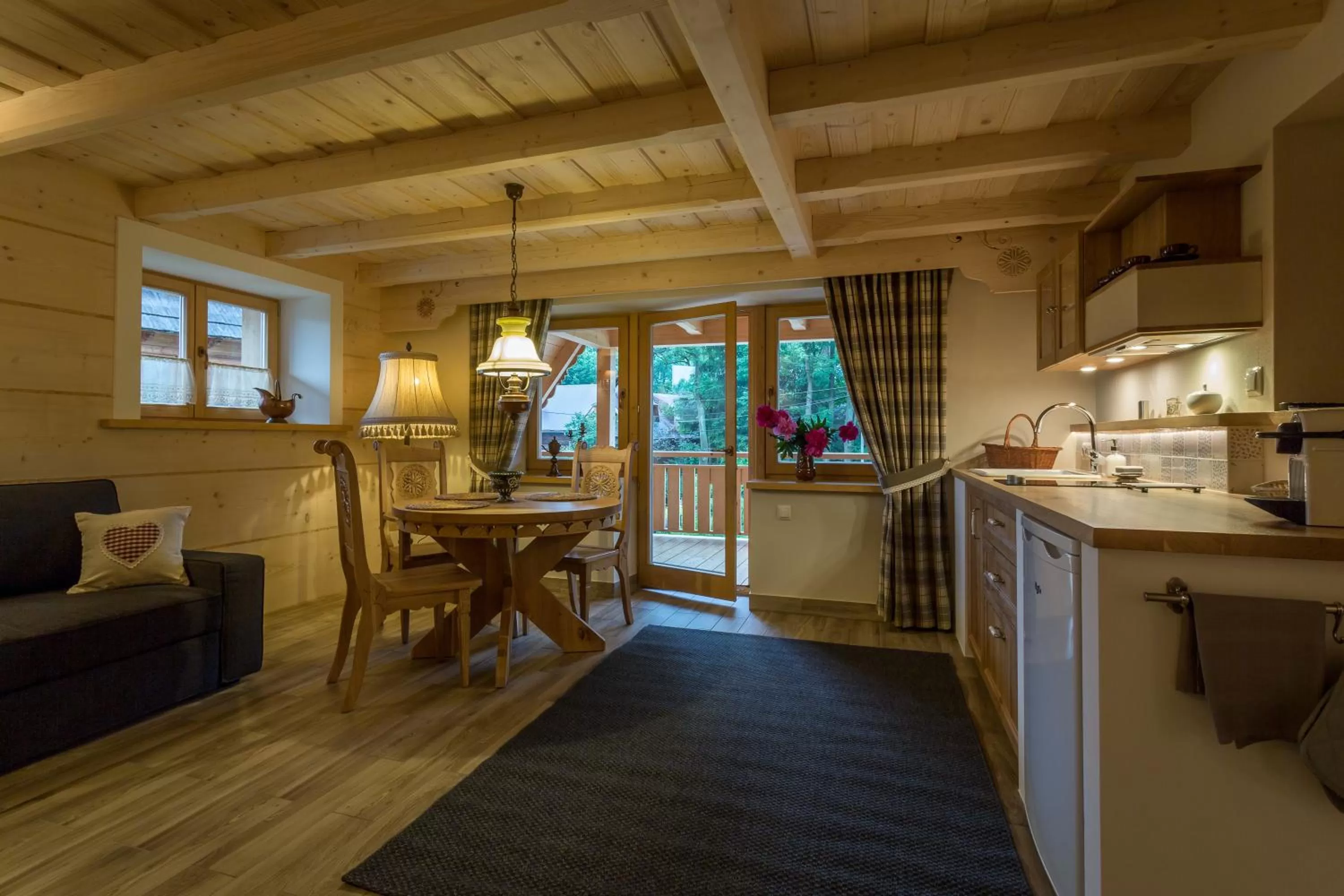 Photo of the whole room, Kitchen/Kitchenette in Aparthotel Bambi