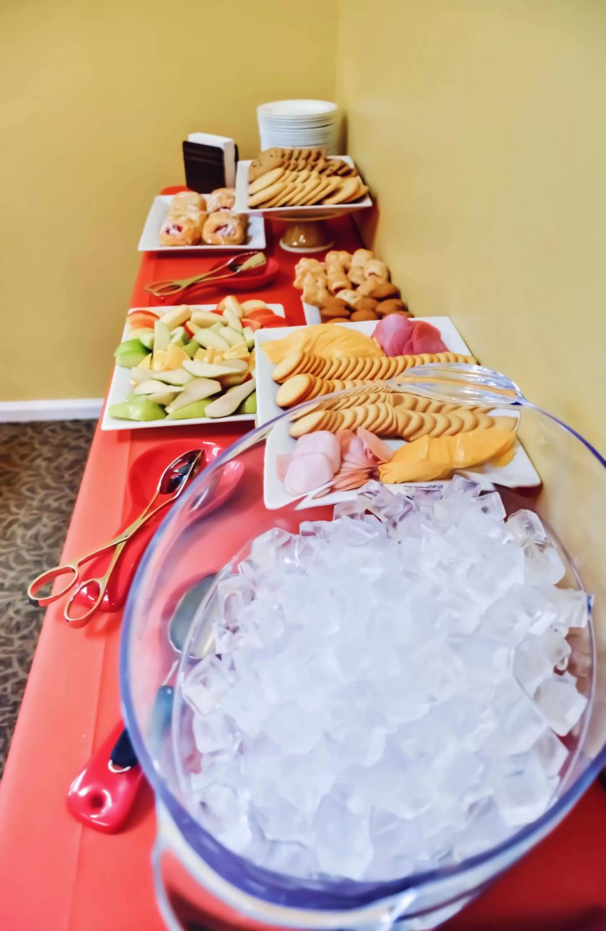 Food and drinks in Forest Villas Hotel