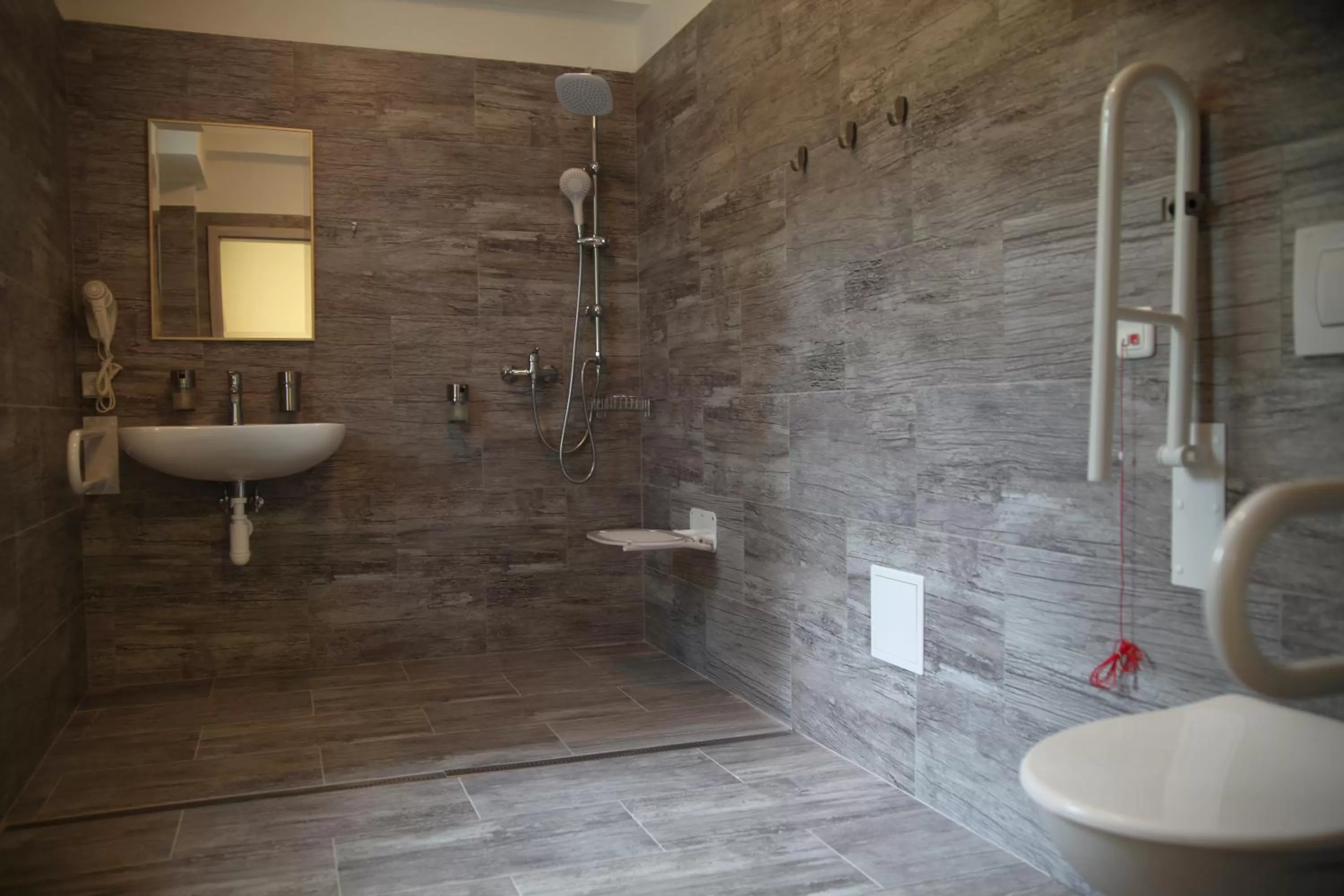 Shower in Hotel CK Park