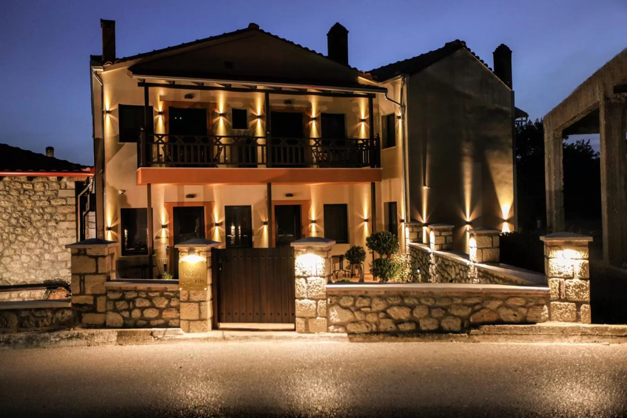 Property Building in Meteora Heaven and Earth Kastraki premium suites