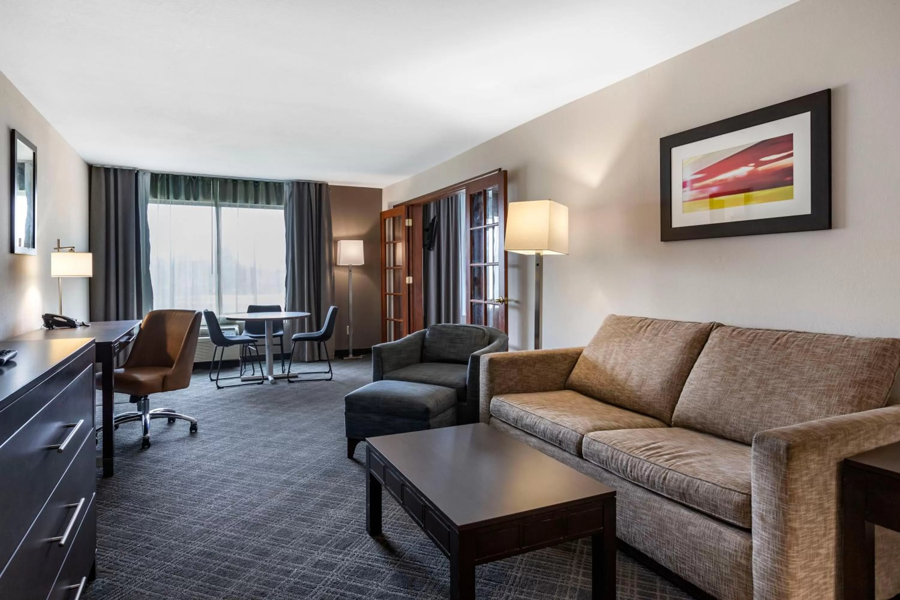 Living room in Comfort Inn & Suites Grand Blanc-Flint
