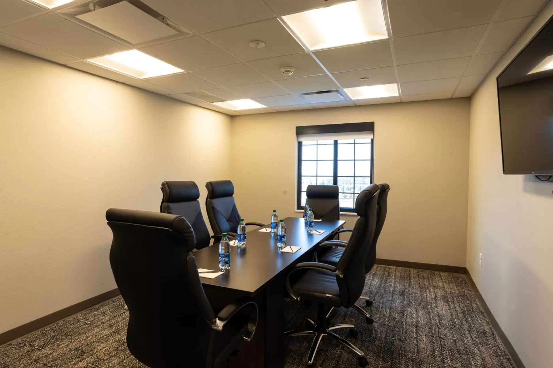 TV and multimedia in Staybridge Suites - Colorado Springs NE Powers by IHG