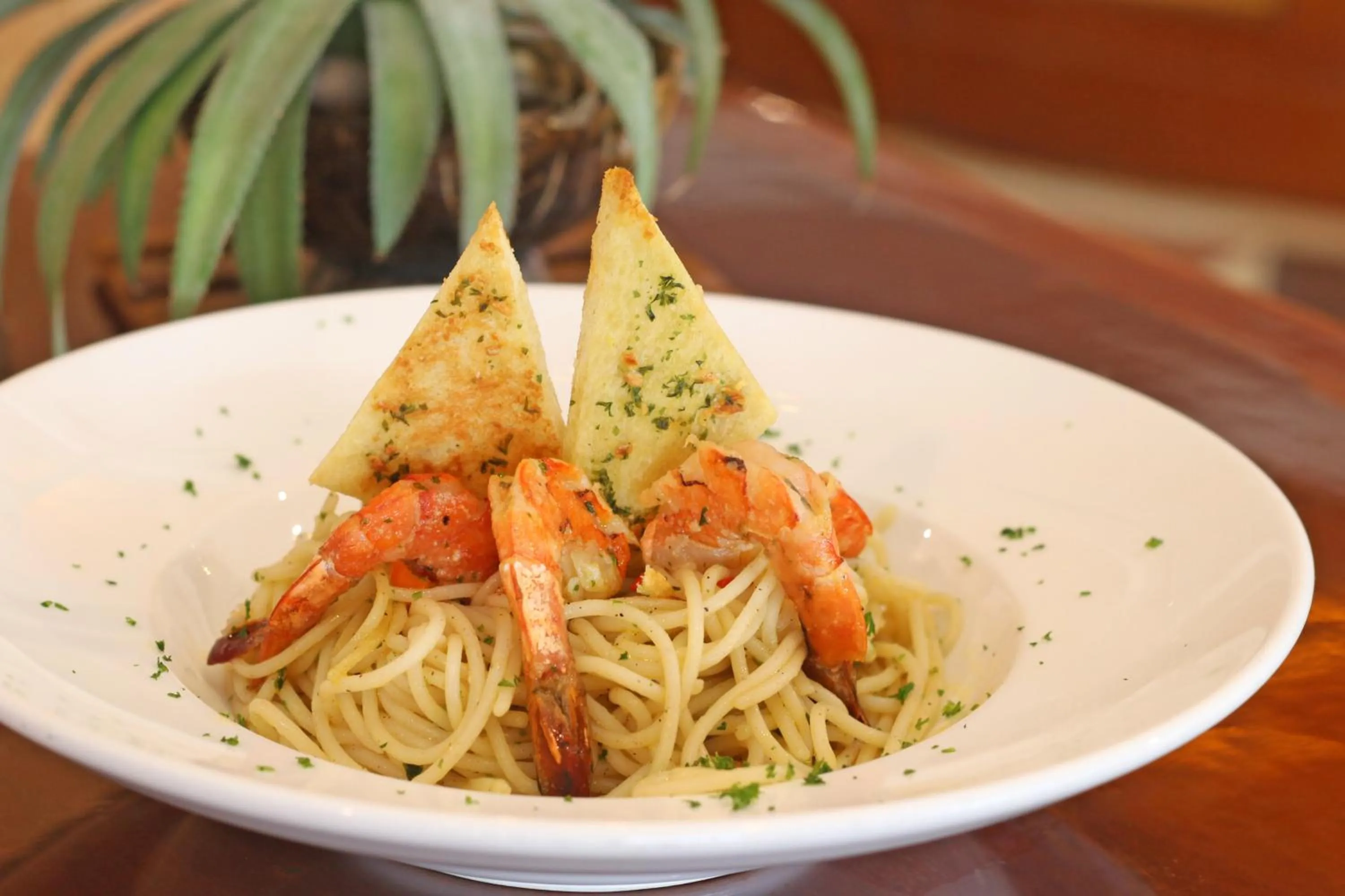 Restaurant/places to eat in Hotel Kaisar