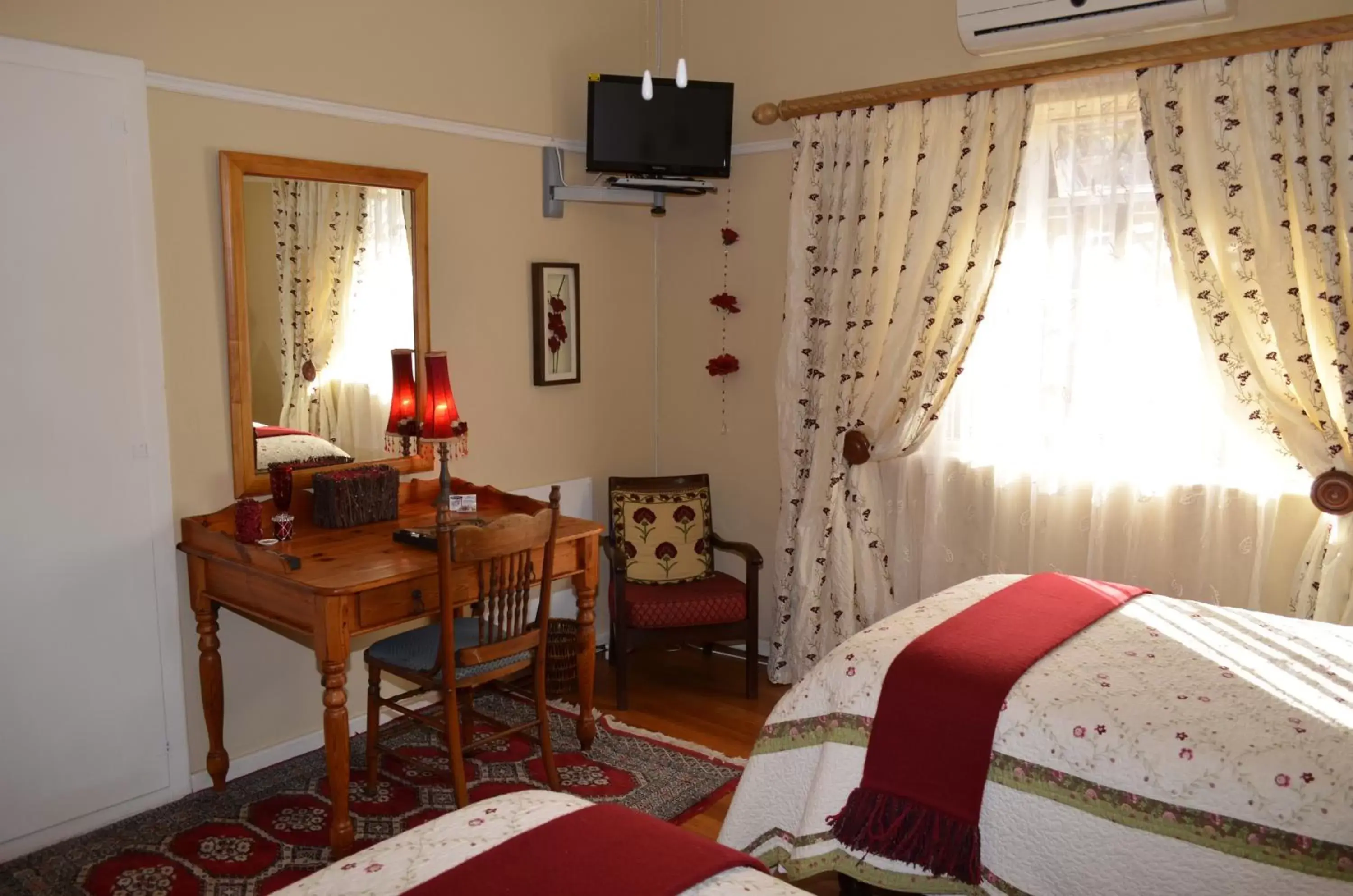 Twin Room with External Private Bathroom - single occupancy in Beau & I Twin Room with External Private Bathroom - single occupancy in Beau & I