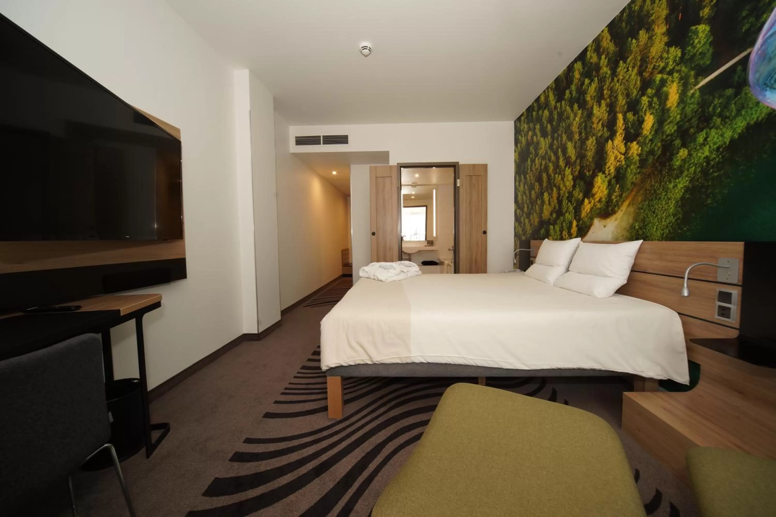 TV and multimedia, Bed in Novotel Vilnius Centre