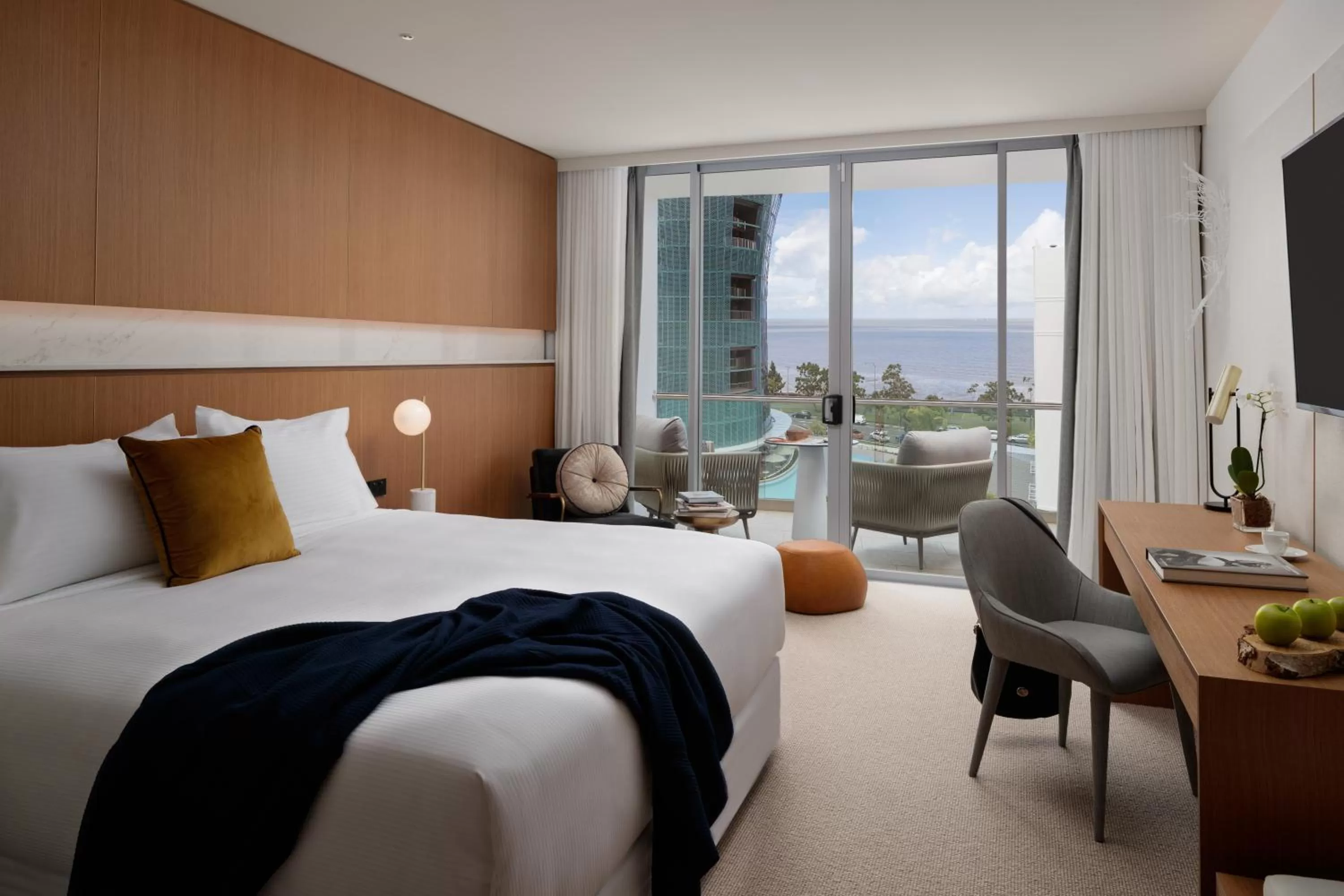 Sea view, Bed in Crystalbrook Riley